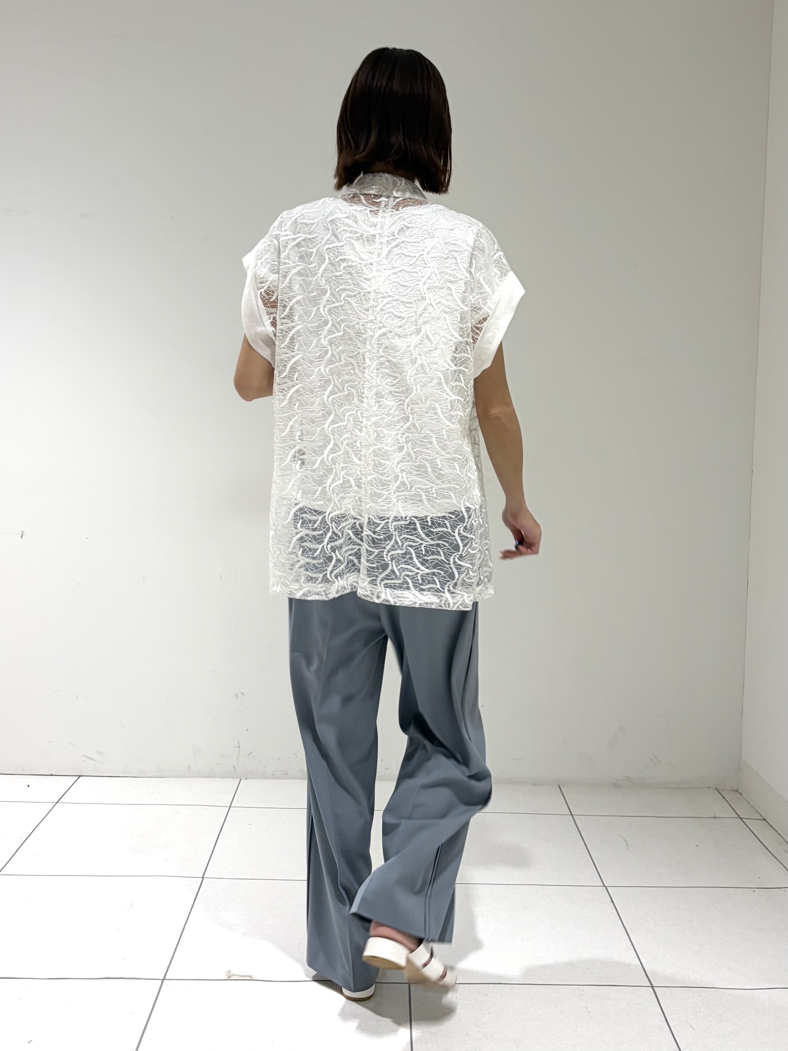 shioriさんの「INDIVI｜レーステーラードジャケット」を使ったコーディネート
