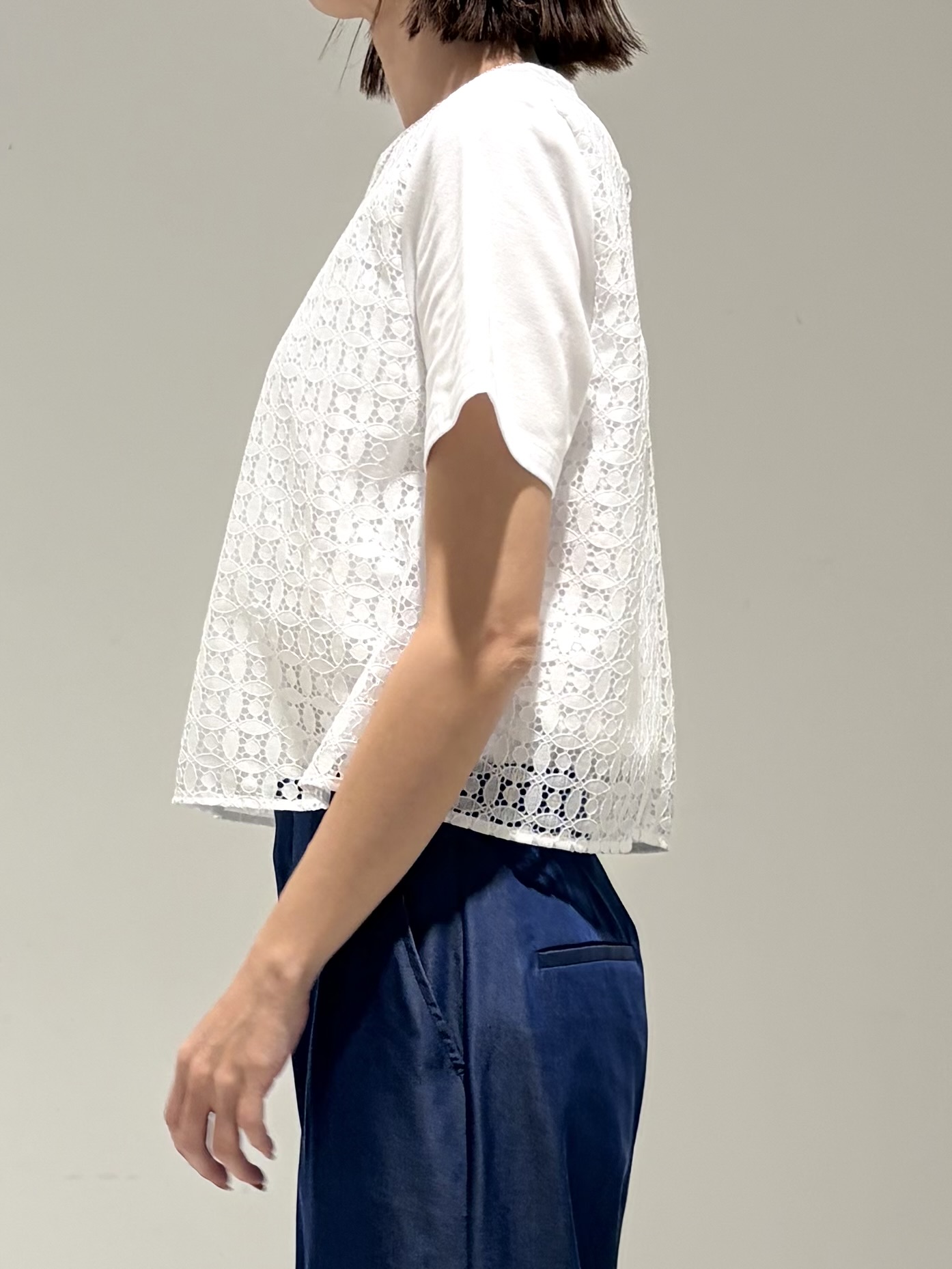 shioriさんの「INDIVI｜【洗える】レイヤード風レースコンビTシャツ」を使ったコーディネート