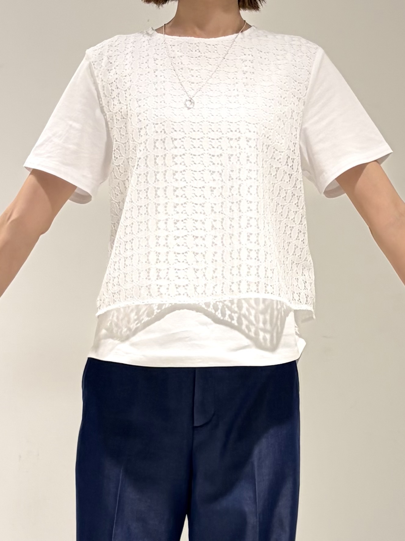 shioriさんの「INDIVI｜【洗える】レイヤード風レースコンビTシャツ」を使ったコーディネート