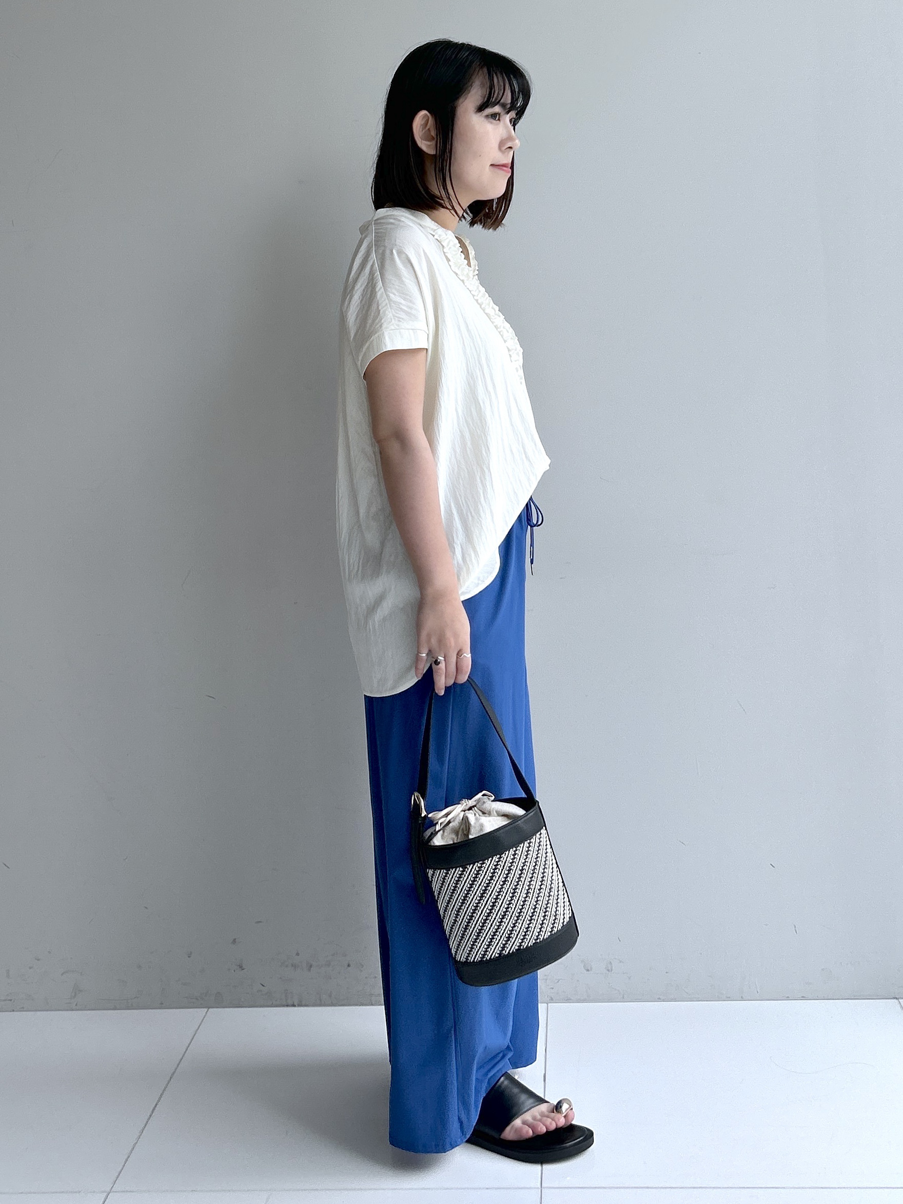 Hirokaさんの「Dessin｜バンドカラーフロントフリルブラウス」を使ったコーディネート