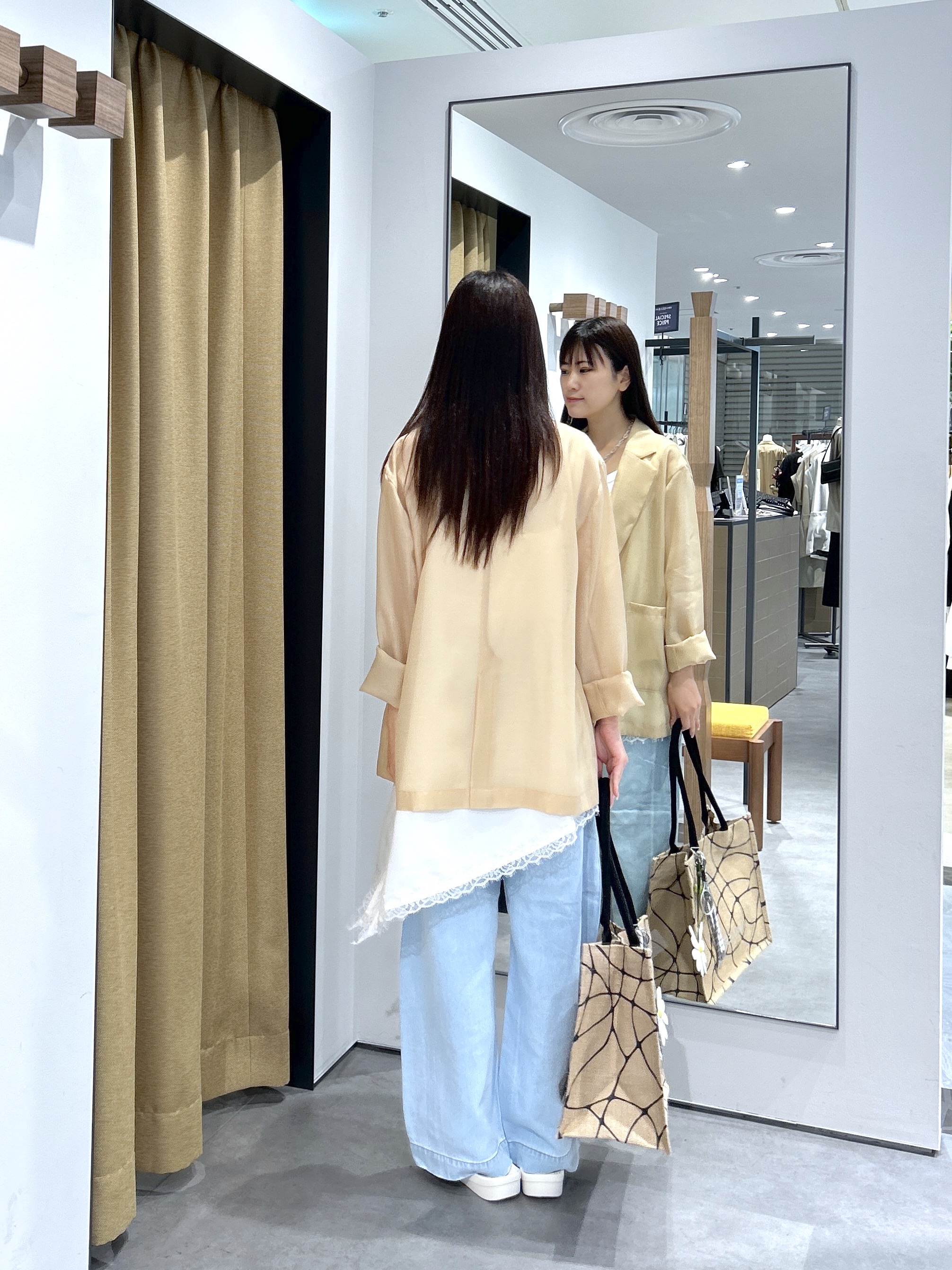Renoさんの「INDIVI｜【接触冷感/通気性】シアーシャツジャケット」を使ったコーディネート