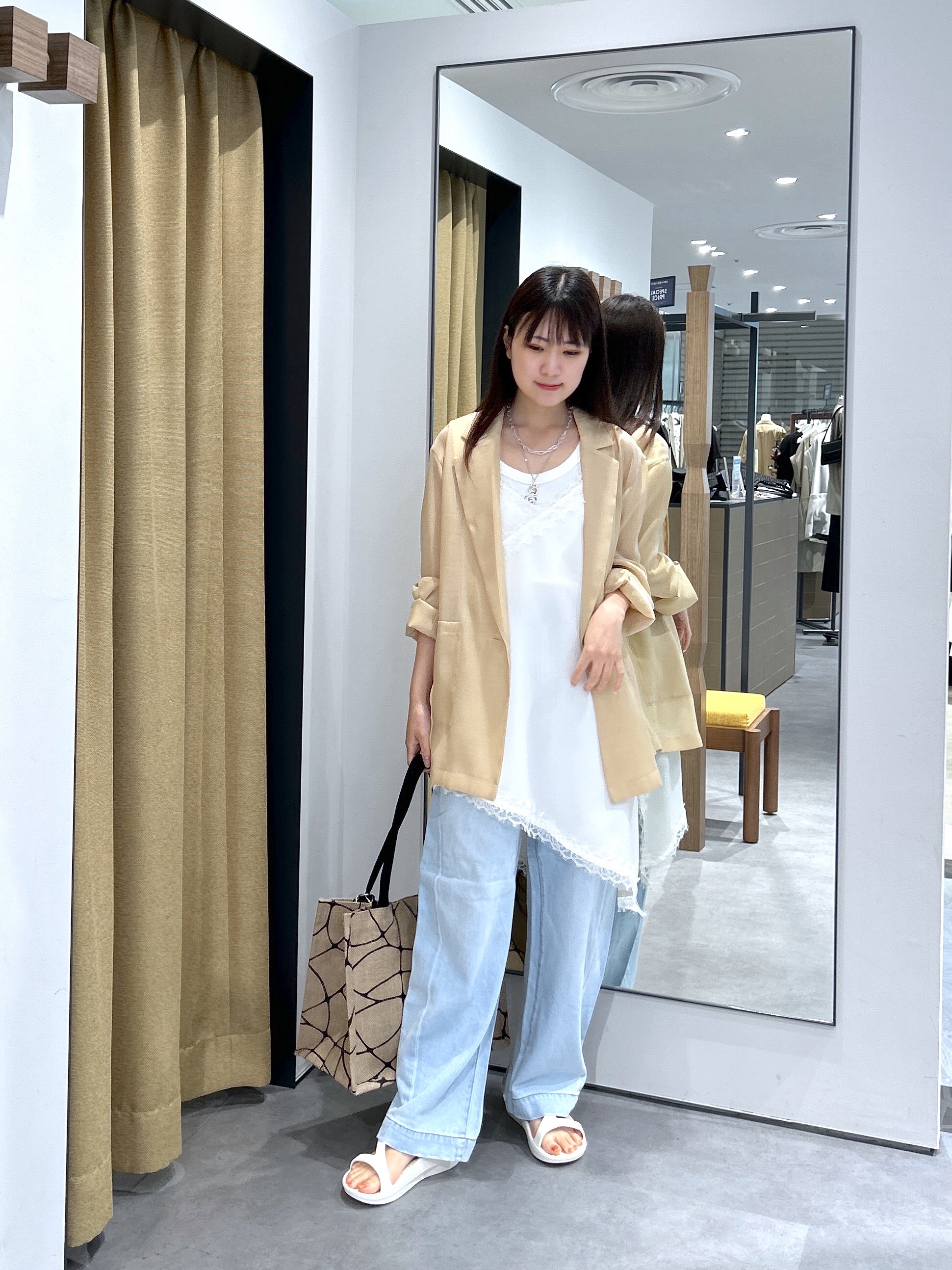 Renoさんの「INDIVI｜【接触冷感/通気性】シアーシャツジャケット」を使ったコーディネート