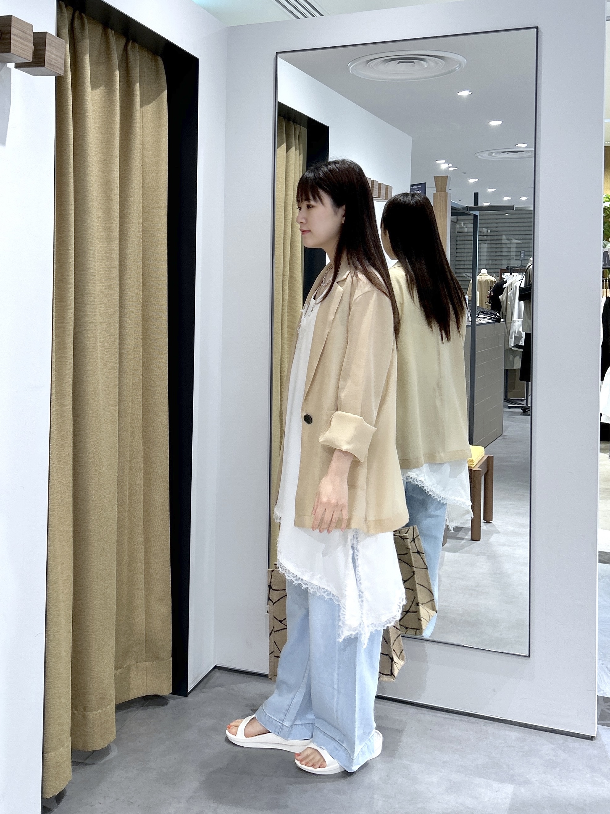 Renoさんの「INDIVI｜【接触冷感/通気性】シアーシャツジャケット」を使ったコーディネート