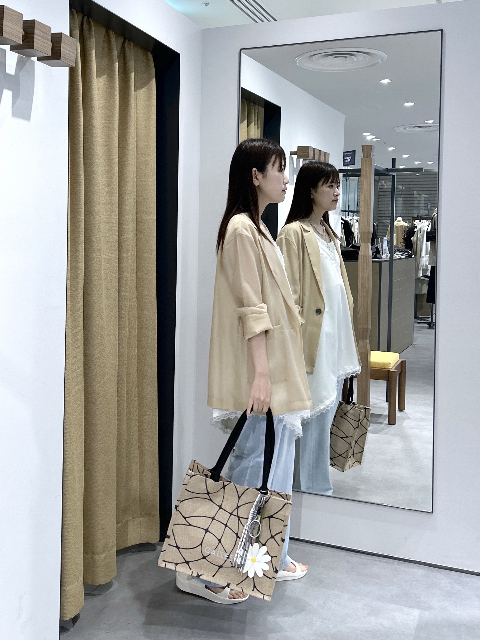 Renoさんの「INDIVI｜【接触冷感/通気性】シアーシャツジャケット」を使ったコーディネート