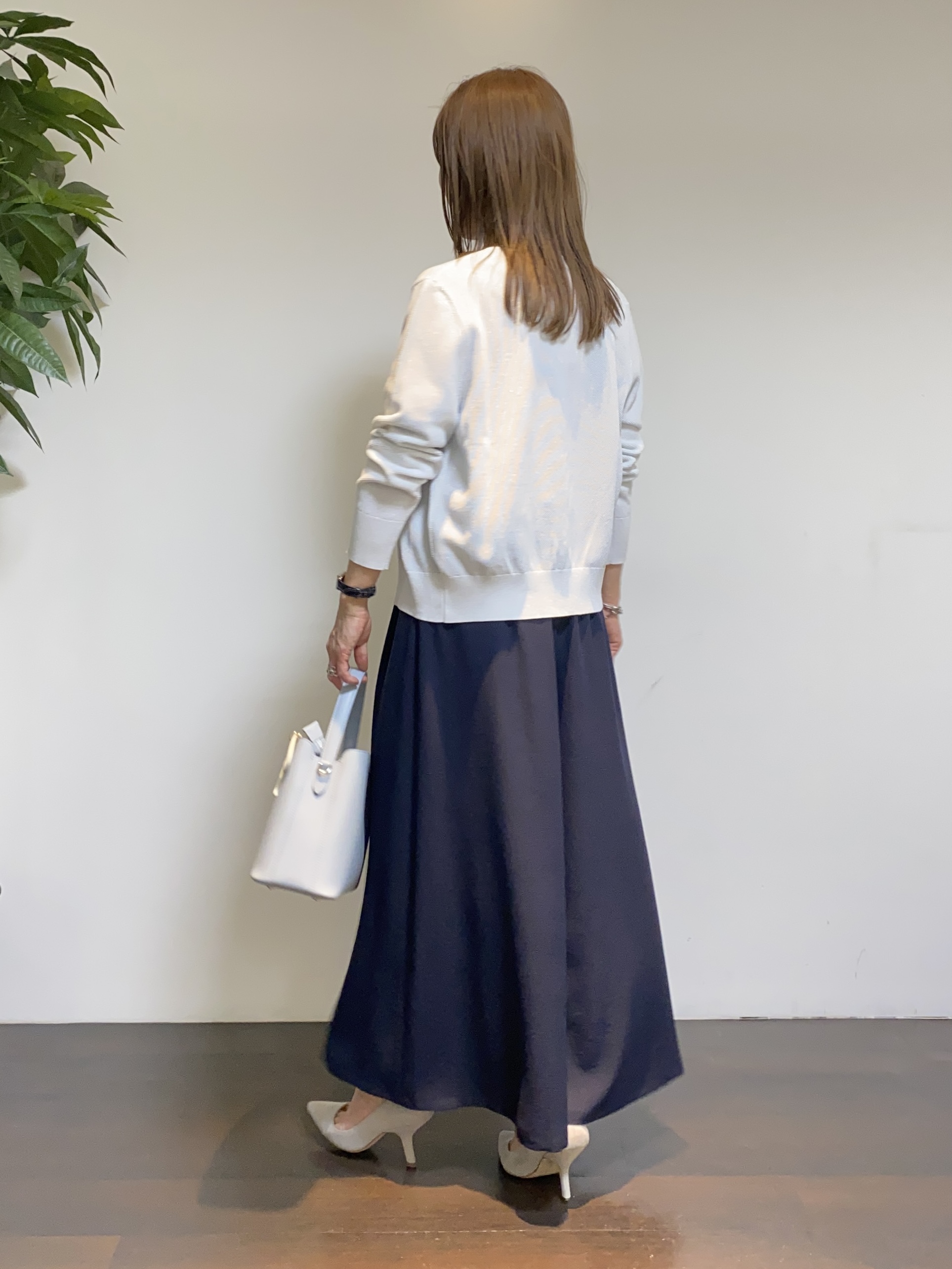 tomoさんの「UNTITLED｜【セットアップ可/UVカット/前後2WAY】リラクシーフレンチスリーブブラウス」を使ったコーディネート