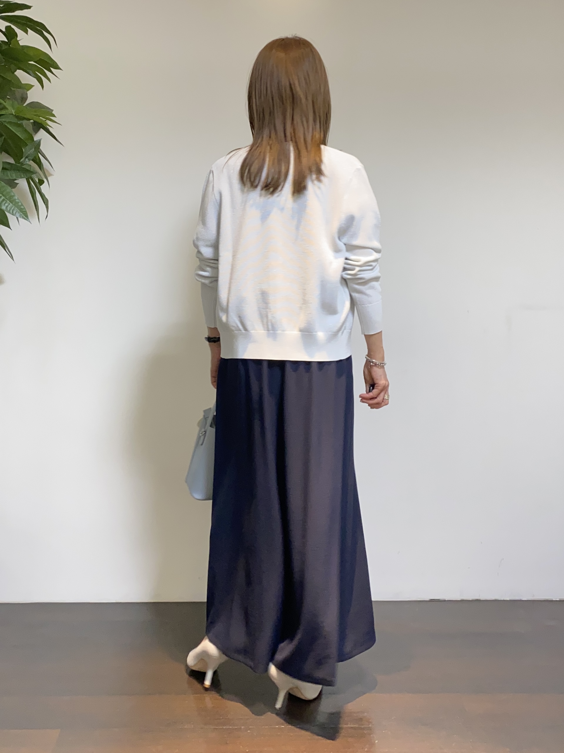 tomoさんの「UNTITLED｜【セットアップ可/UVカット/前後2WAY】リラクシーフレンチスリーブブラウス」を使ったコーディネート