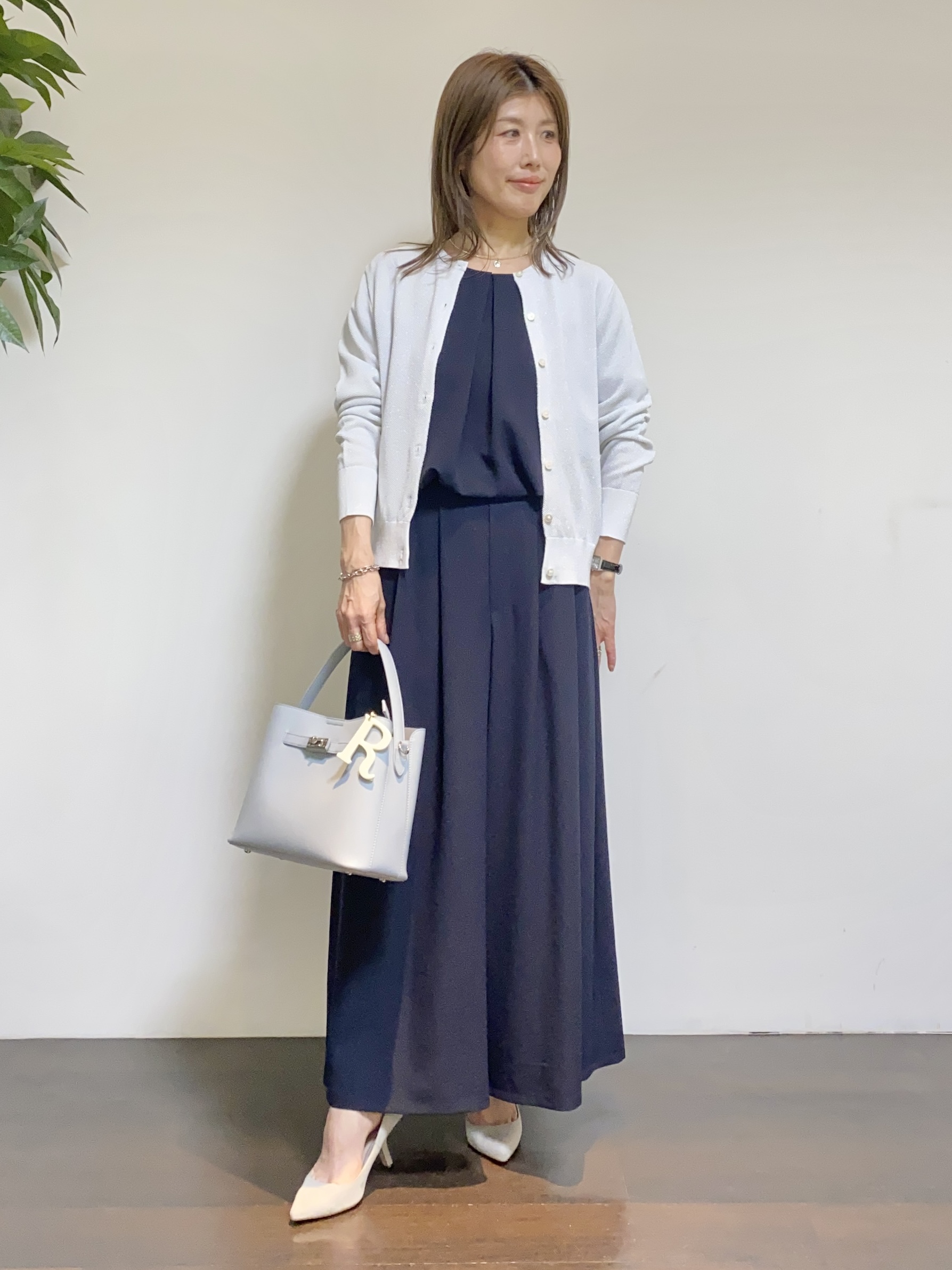 tomoさんの「UNTITLED｜【セットアップ可/UVカット/前後2WAY】リラクシーフレンチスリーブブラウス」を使ったコーディネート