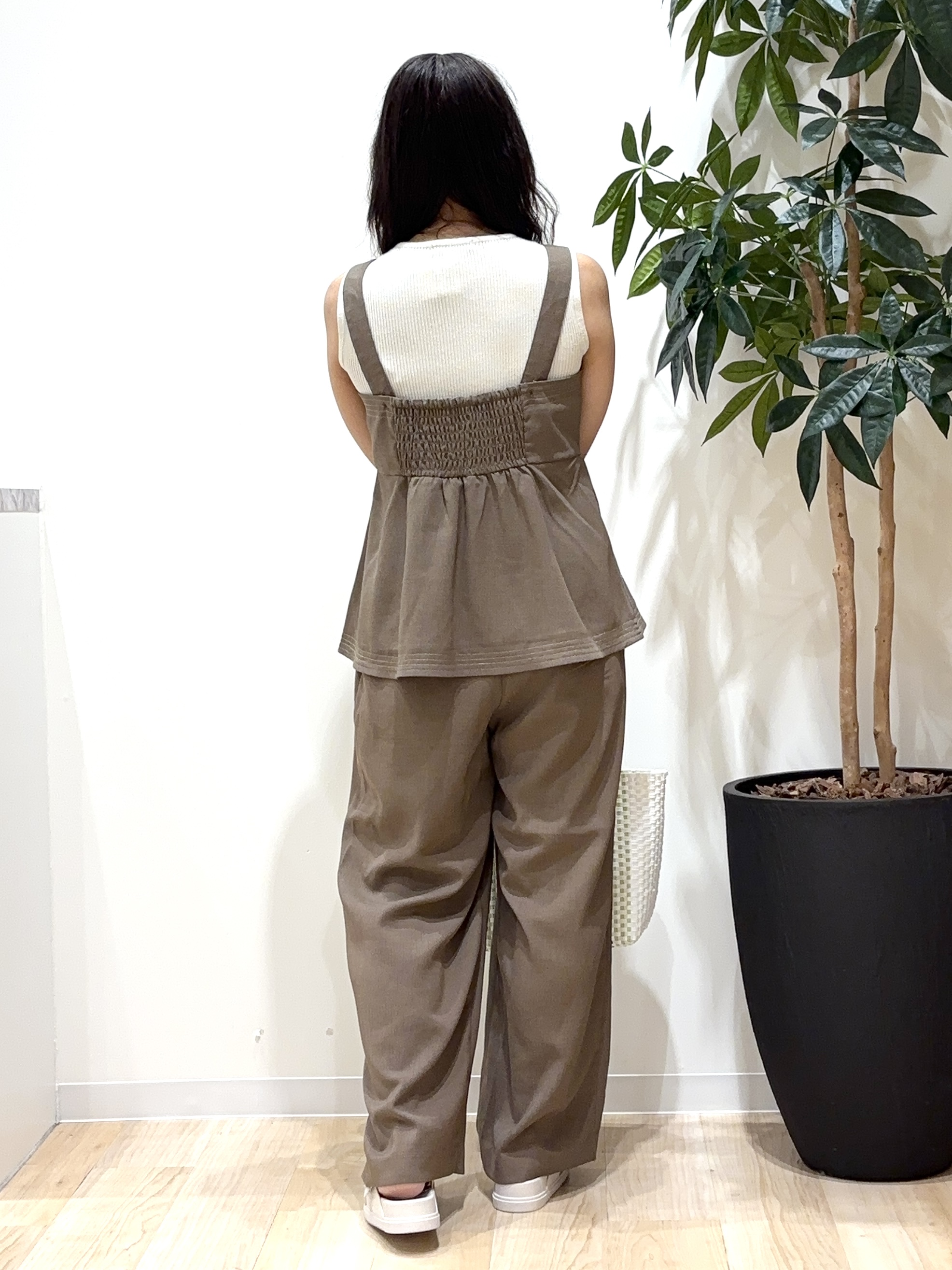 miraiさんの「grove｜【2点SET】着るだけで旬顔！ステッチワークビスチェSETUP」を使ったコーディネート