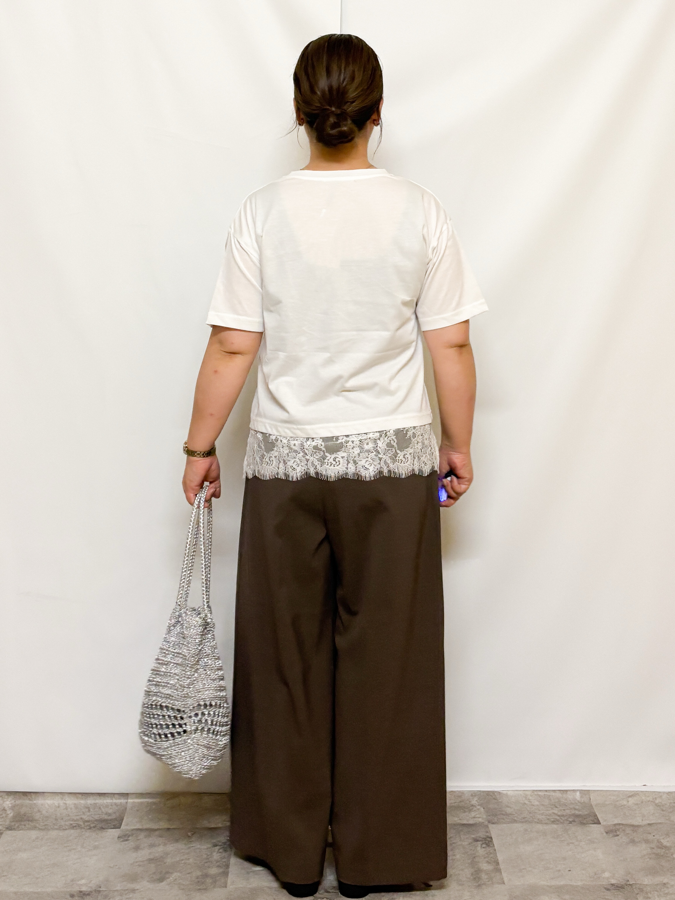 HALさんの「OPAQUE.CLIP｜【接触冷感／UV】刺繍ロゴ裾レースTシャツ《洗濯機OK》」を使ったコーディネート