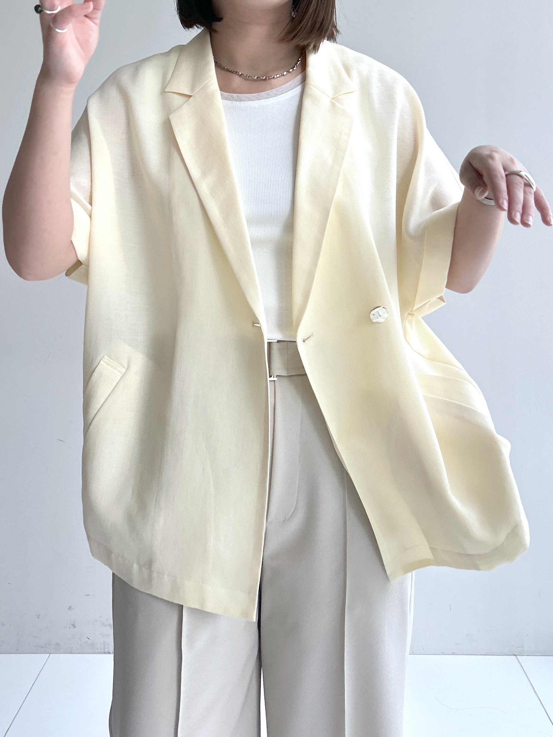 Hirokaさんの「grove｜【洗濯機OK/SETUP可】シワになりにくいハーフスリーブジャケット」を使ったコーディネート