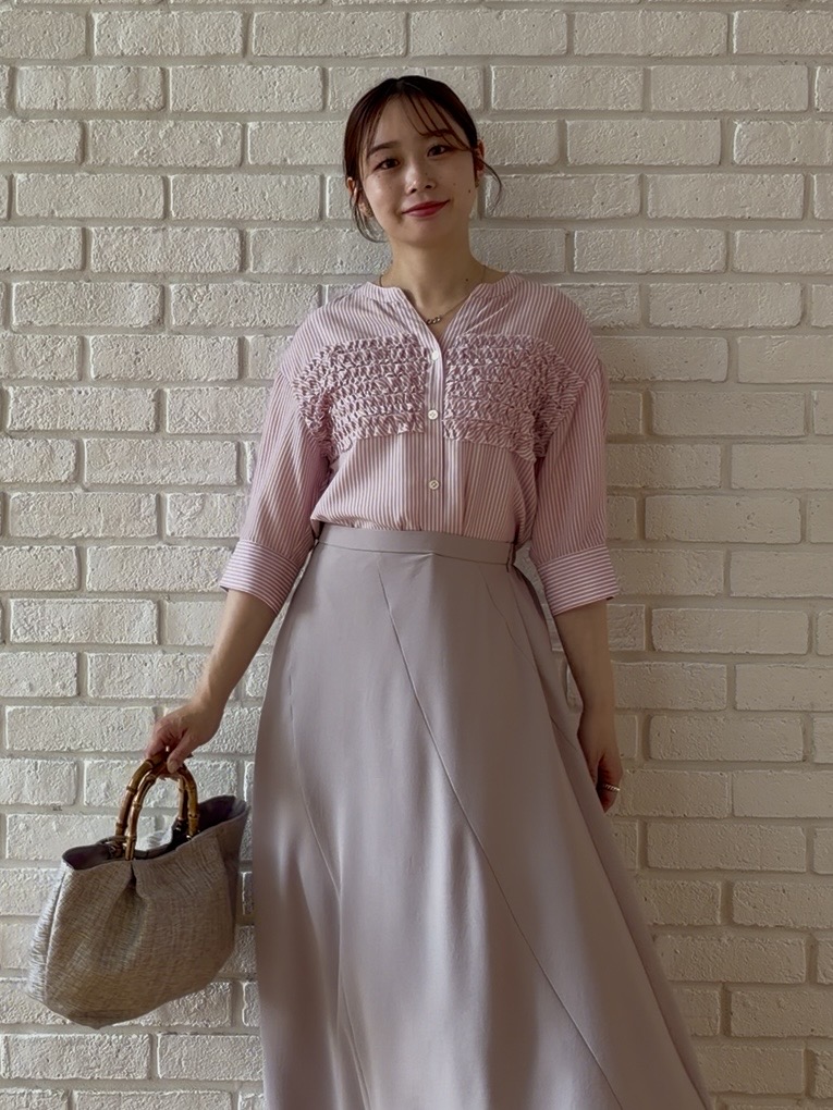 Saekoさんの「UNTITLED｜【接触冷感/通気性/洗える】フロントフリルブラウス」を使ったコーディネート