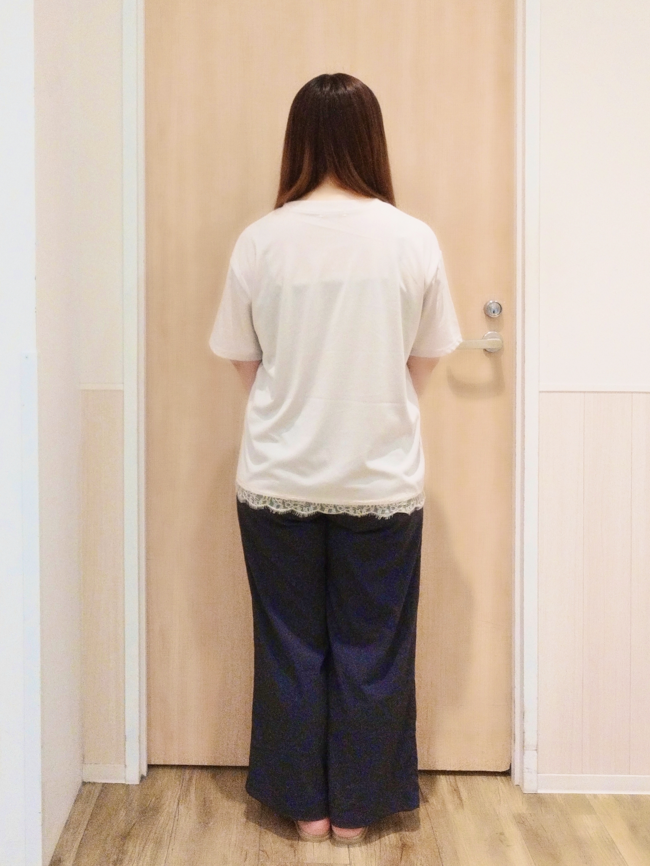 mさんの「SHOO･LA･RUE｜【UV/S-LL/洗濯機可】真夏に着たい裾レースが女性らしさをプラスする プリントアソートTシャツ」を使ったコーディネート