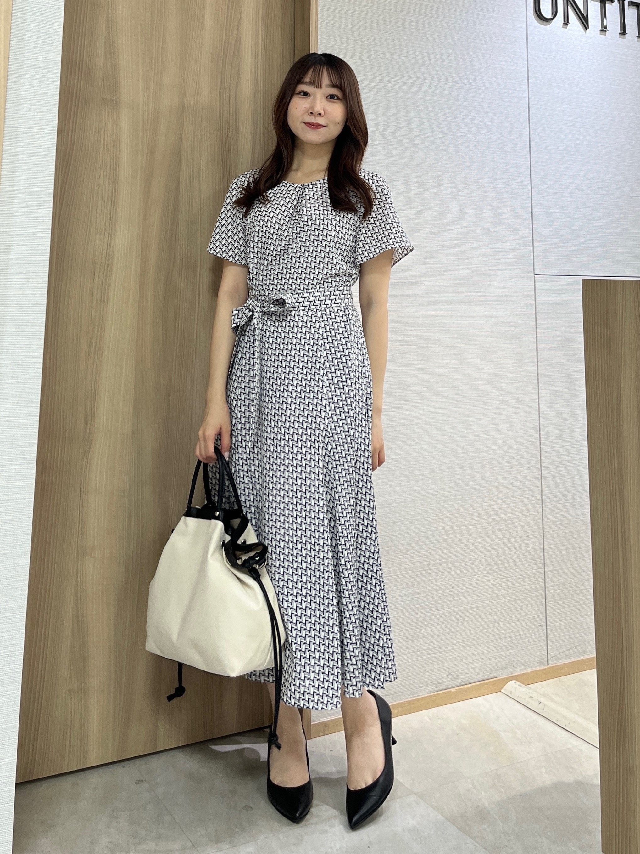 KAHOさんの「UNTITLED｜【美シルエット/洗える】ジオメプリントワンピース」を使ったコーディネート