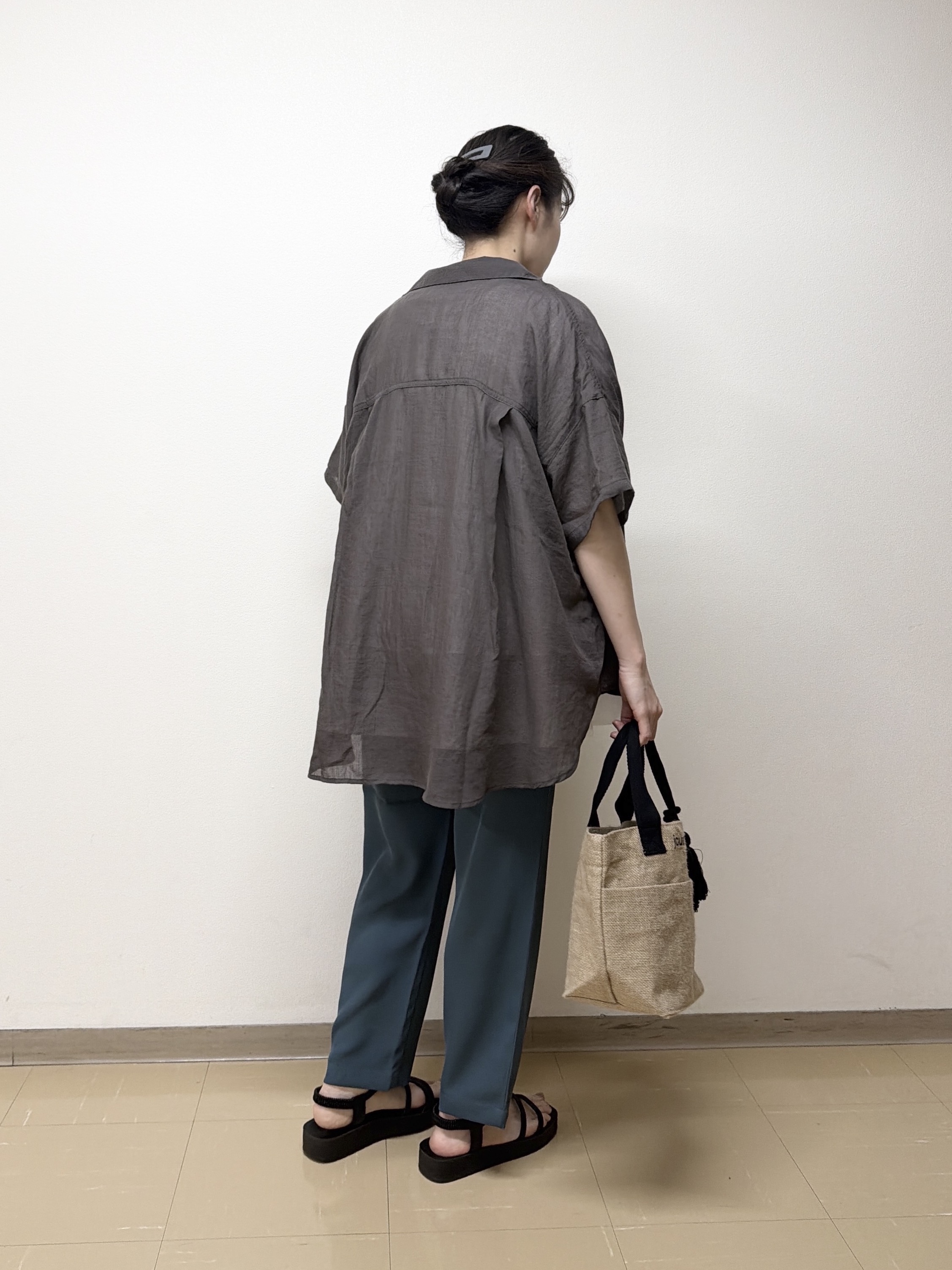 あんづさんの「SHOO･LA･RUE｜ヒップがすっぽり隠れる やわらか5分袖シアーシャツ」を使ったコーディネート