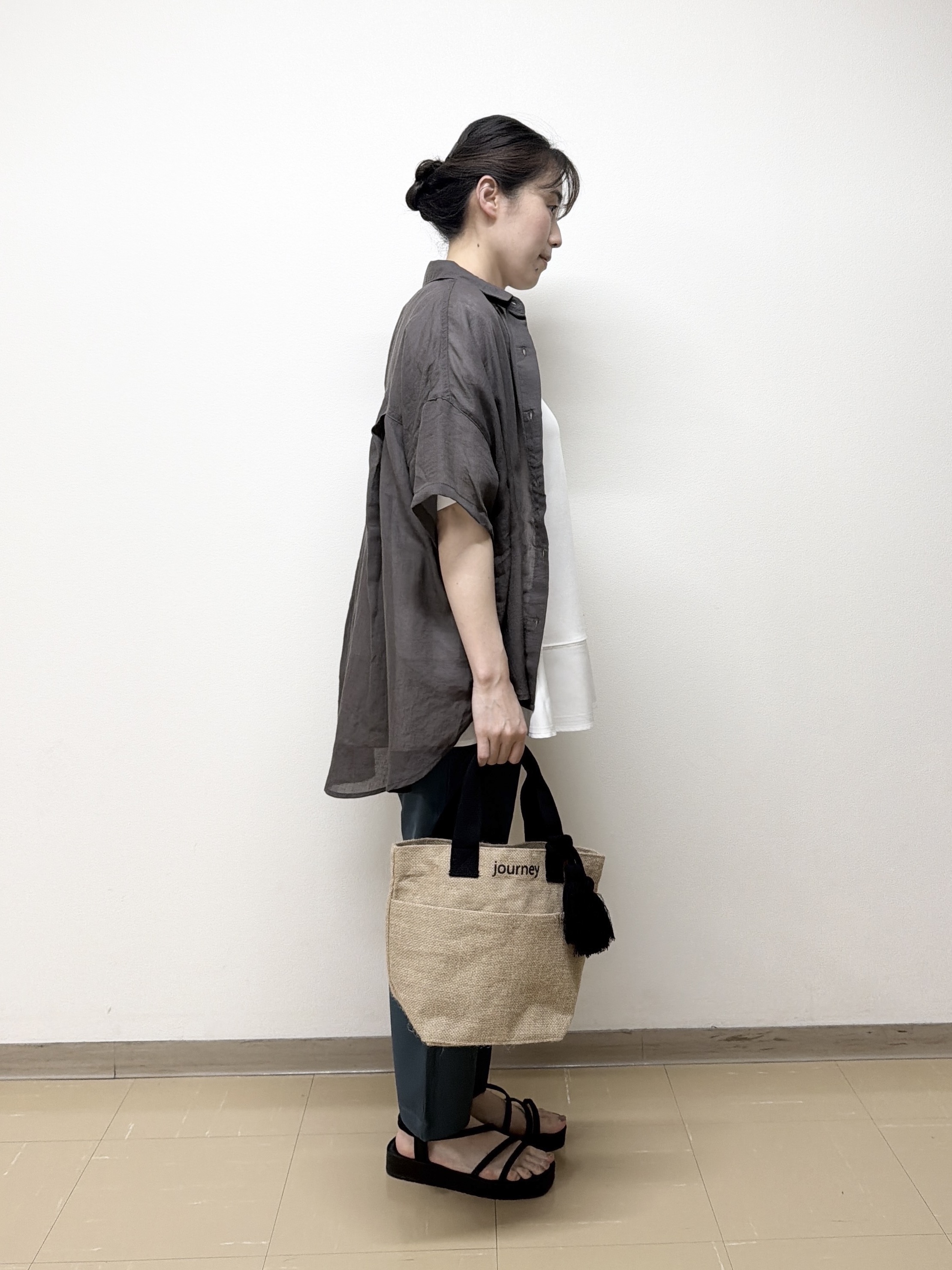 あんづさんの「SHOO･LA･RUE｜ヒップがすっぽり隠れる やわらか5分袖シアーシャツ」を使ったコーディネート