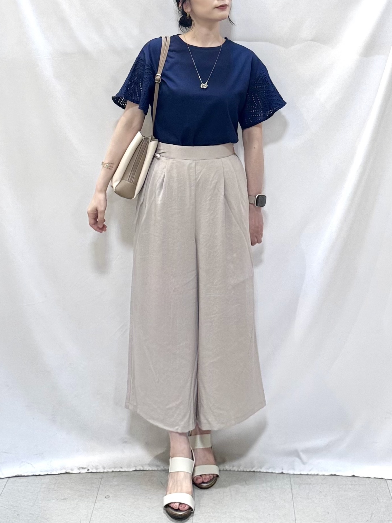 𝐇𝐢𝐫𝐨𝐦𝐢さんの「SHOO･LA･RUE｜【S-LL/洗濯機可/体型カバー】汗じみが気になりにくい お袖レースフレアTシャツ」を使ったコーディネート