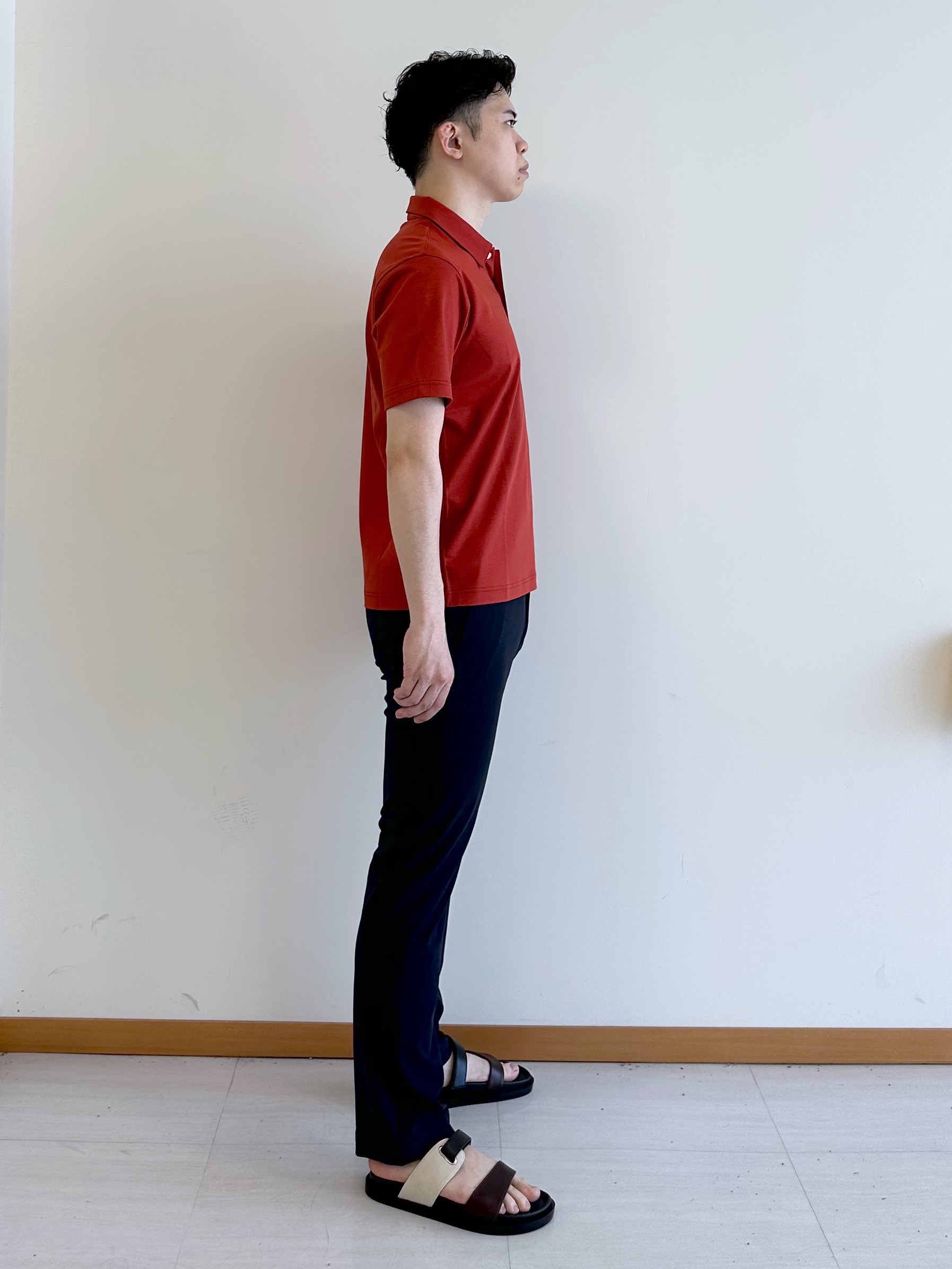 イッシーさんの「TAKEO KIKUCHI｜【接触冷感】アイスクリアコットン ワンポイント ポロシャツ」を使ったコーディネート