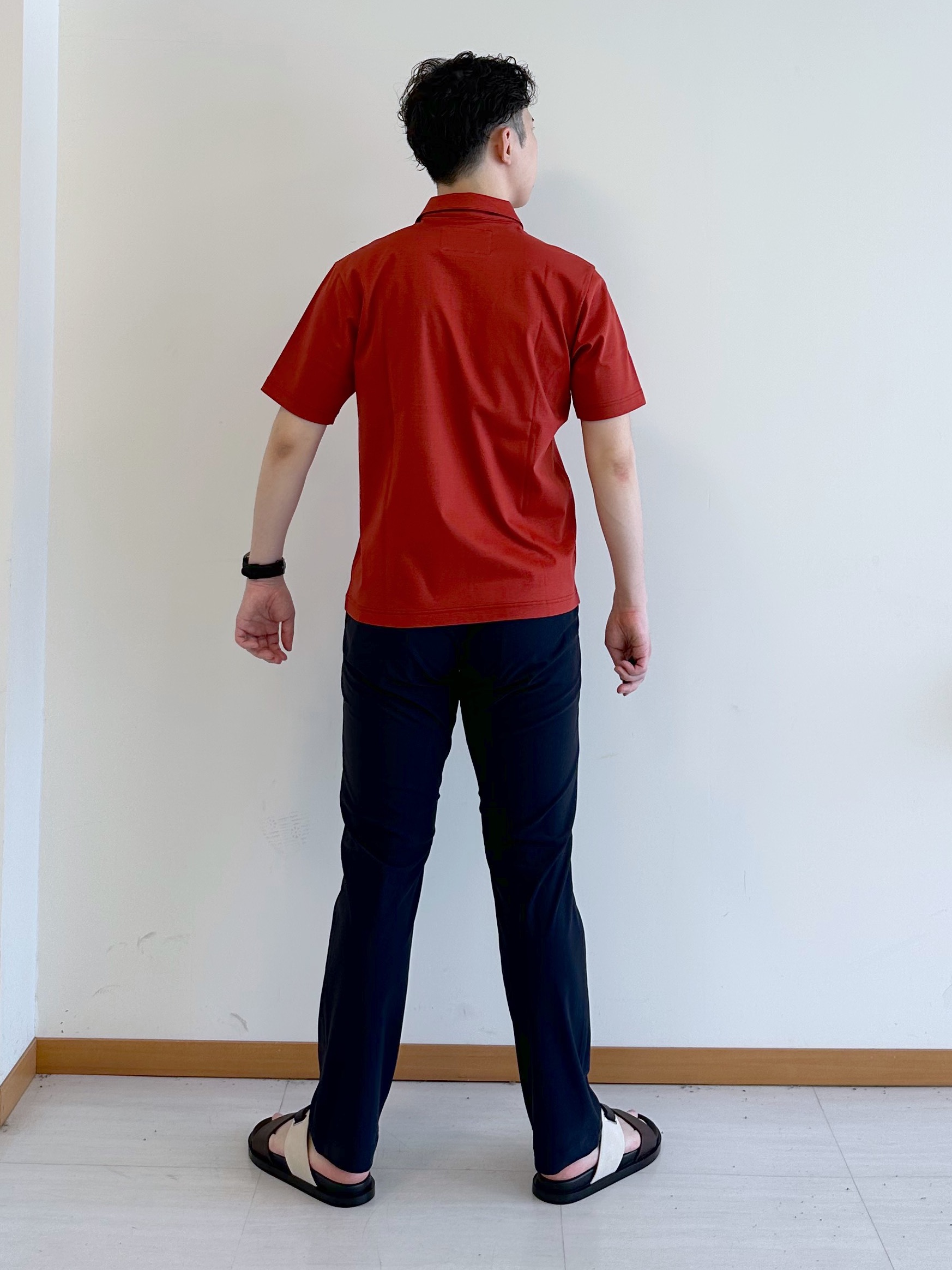イッシーさんの「TAKEO KIKUCHI｜【接触冷感】アイスクリアコットン ワンポイント ポロシャツ」を使ったコーディネート