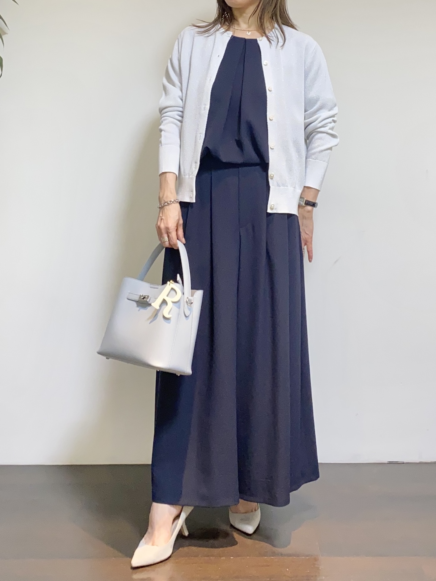 tomoさんの「UNTITLED｜【セットアップ可/UVカット/前後2WAY】リラクシーフレンチスリーブブラウス」を使ったコーディネート