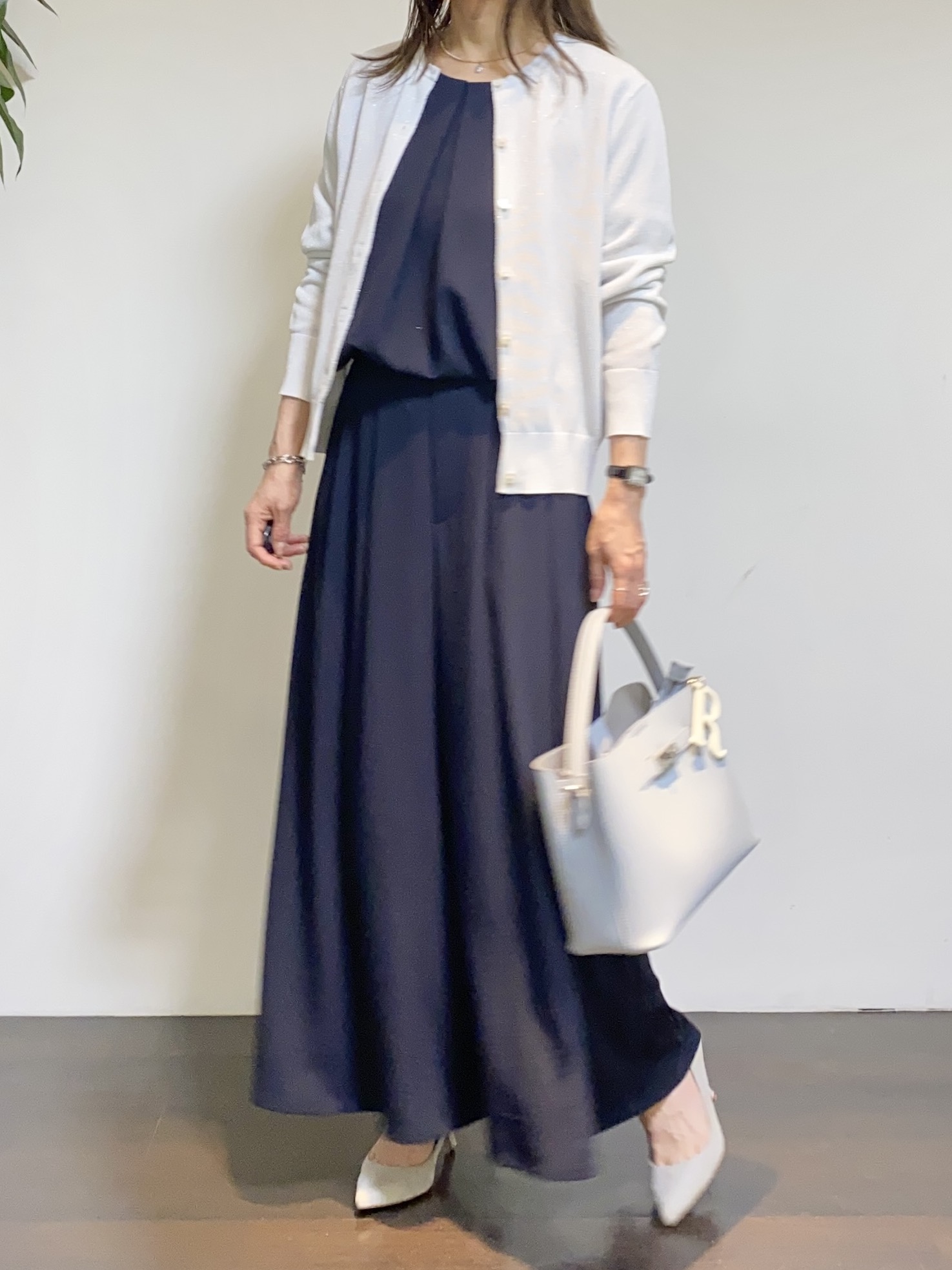 tomoさんの「UNTITLED｜【セットアップ可/UVカット/前後2WAY】リラクシーフレンチスリーブブラウス」を使ったコーディネート
