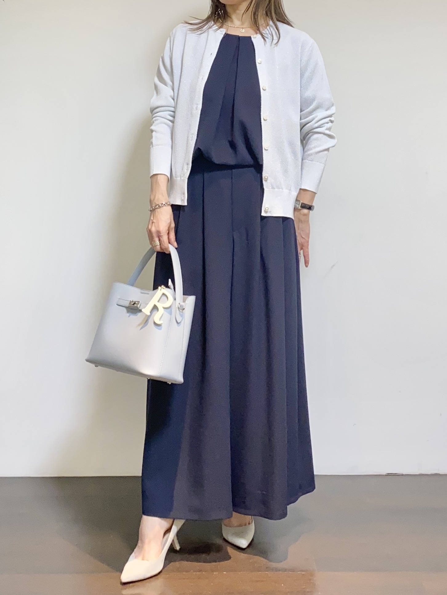 tomoさんの「UNTITLED｜【セットアップ可/UVカット/前後2WAY】リラクシーフレンチスリーブブラウス」を使ったコーディネート