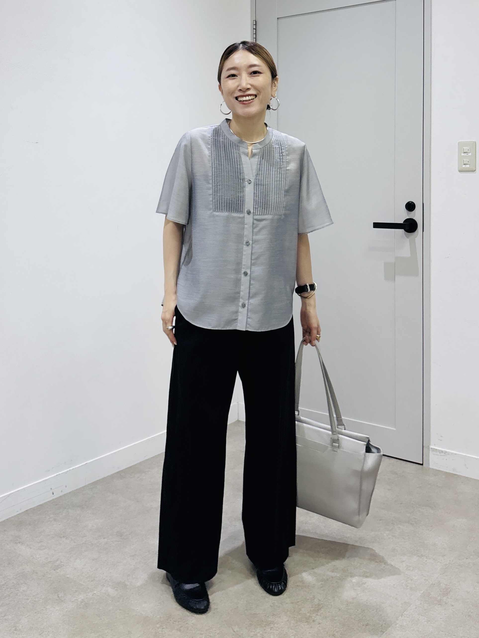 kotakiさんの「INDIVI｜【接触冷感/洗える】シアーシャンブレーピンタックブラウス」を使ったコーディネート