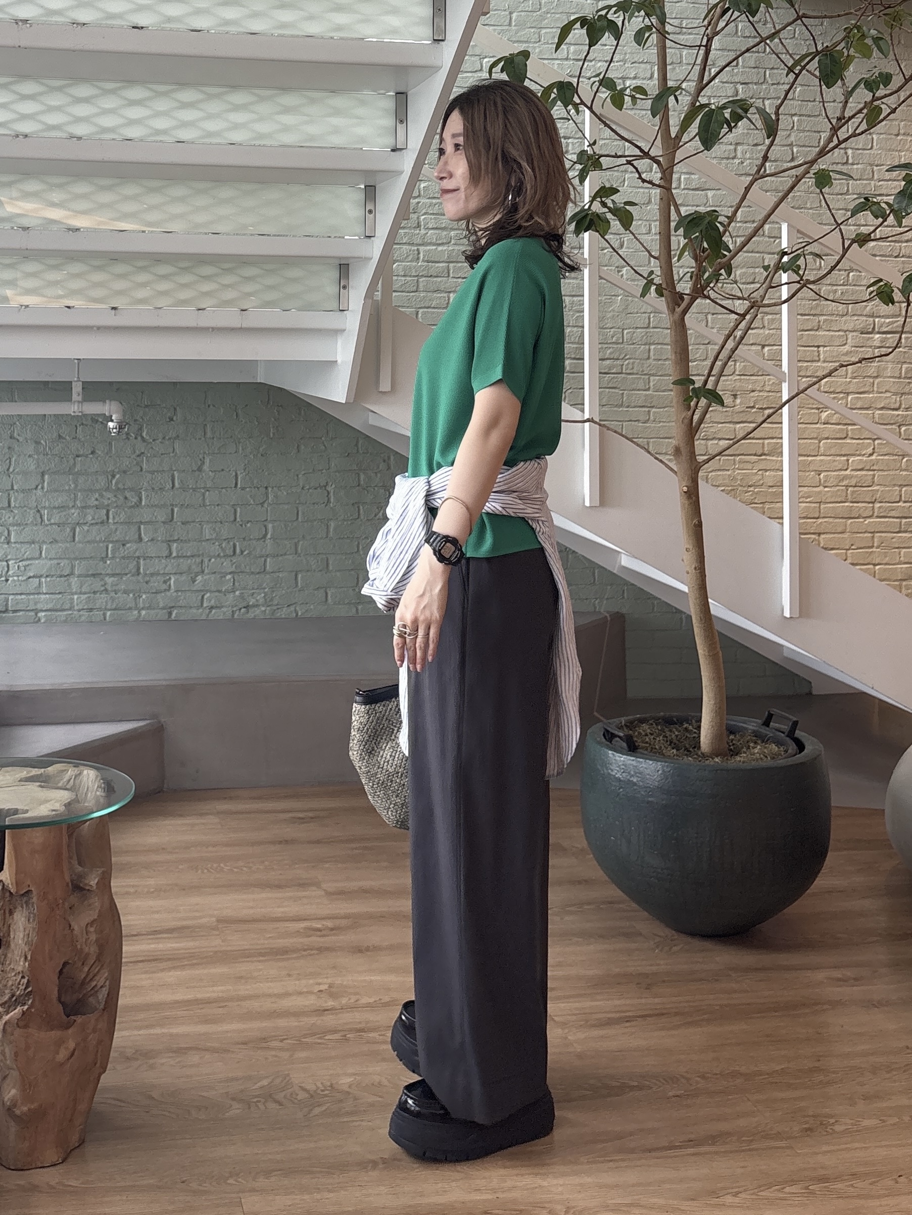 kotakiさんの「INDIVI｜【洗える】ガーター編みVネックニットT」を使ったコーディネート