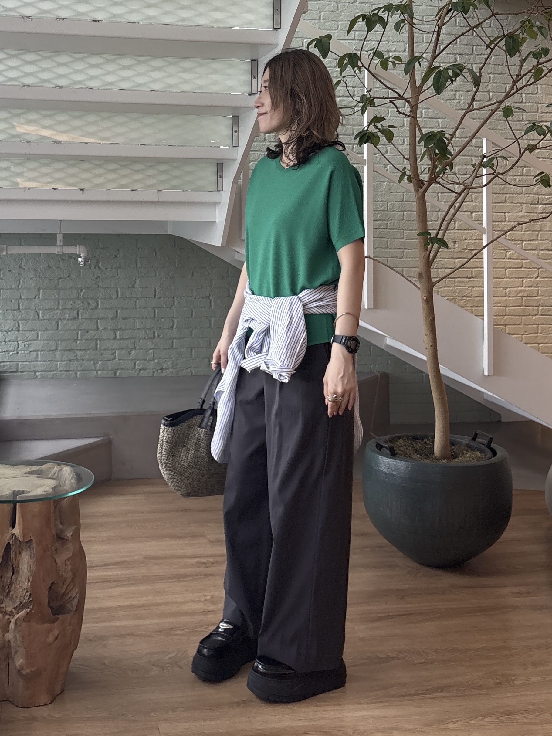 kotakiさんの「INDIVI｜【洗える】ガーター編みVネックニットT」を使ったコーディネート