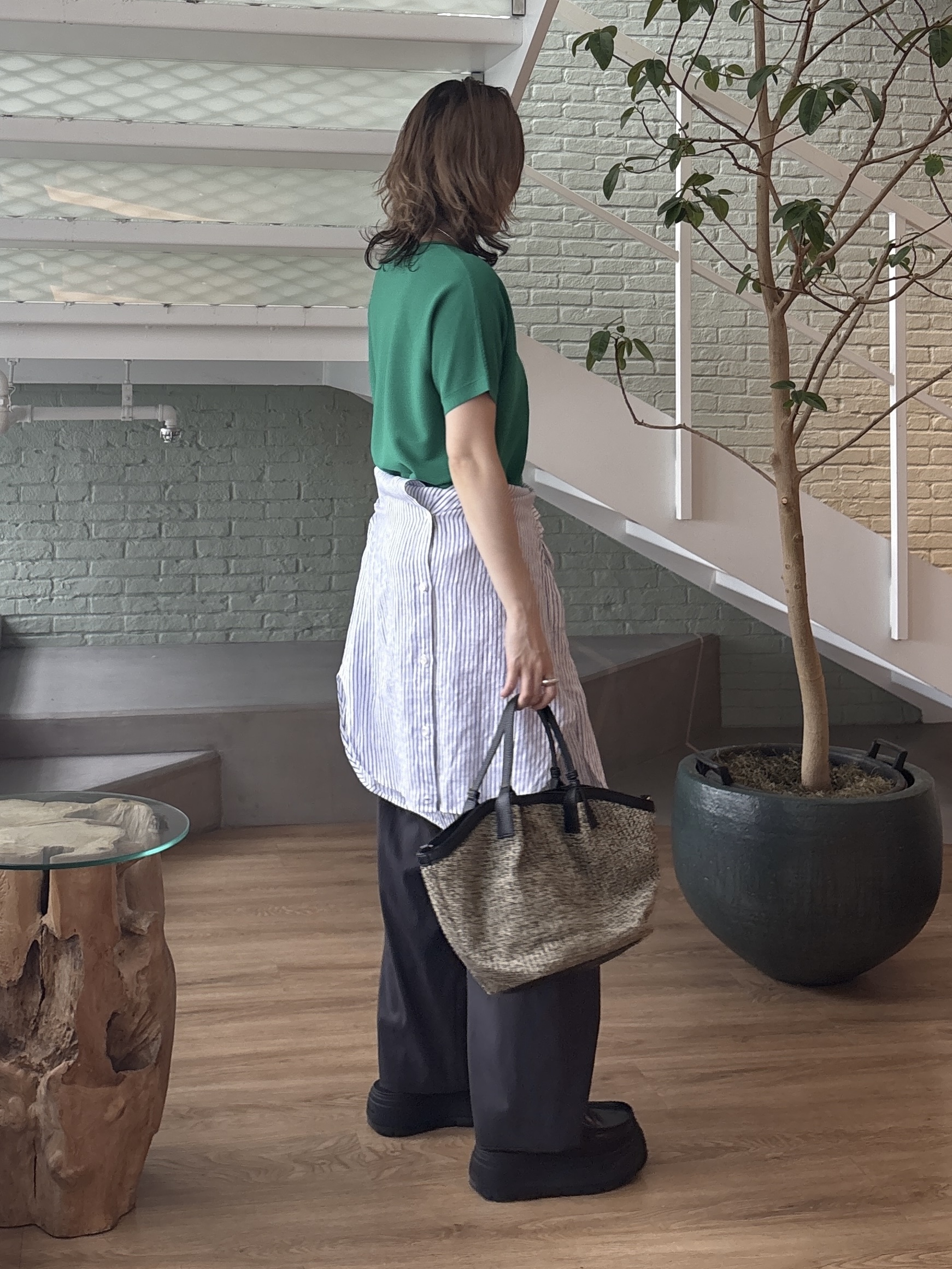 kotakiさんの「INDIVI｜【洗える】ガーター編みVネックニットT」を使ったコーディネート