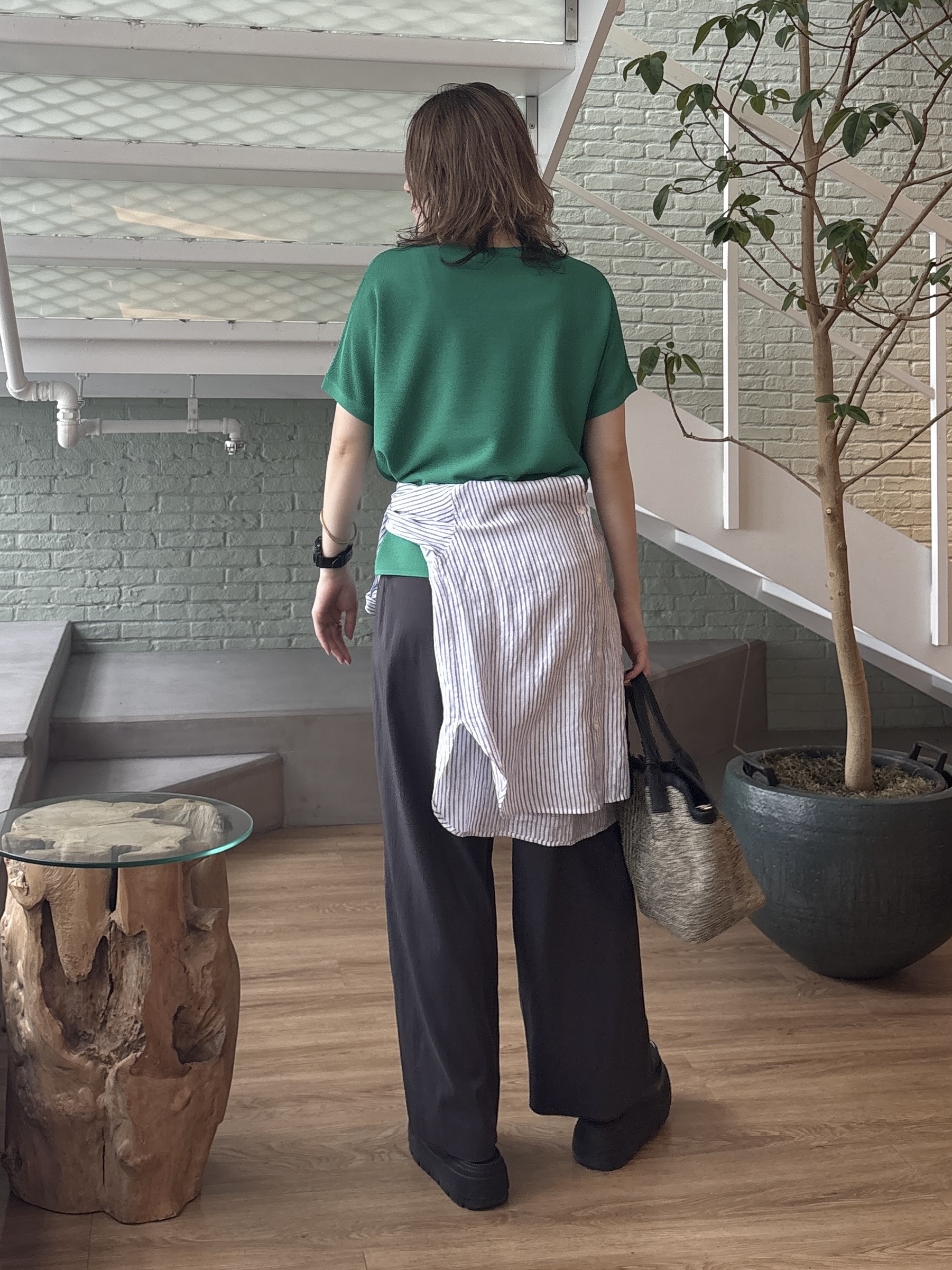 kotakiさんの「INDIVI｜【洗える】ガーター編みVネックニットT」を使ったコーディネート
