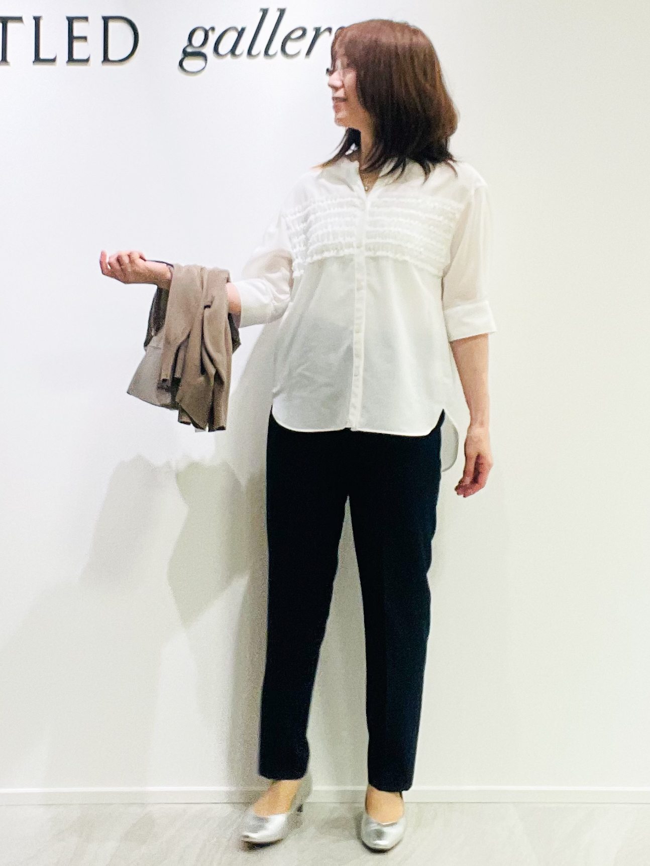 めいさんの「UNTITLED｜【接触冷感/通気性/洗える】フロントフリルブラウス」を使ったコーディネート