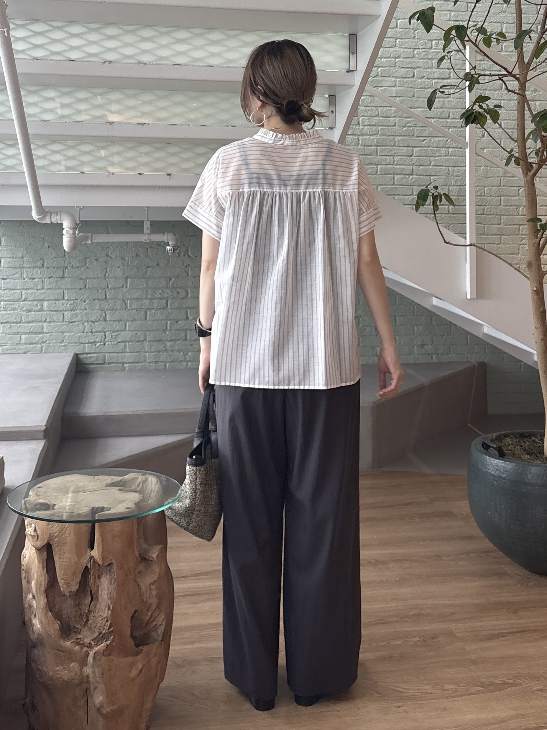 kotakiさんの「INDIVI｜【洗える／軽やか】フリル衿ギャザーブラウス」を使ったコーディネート