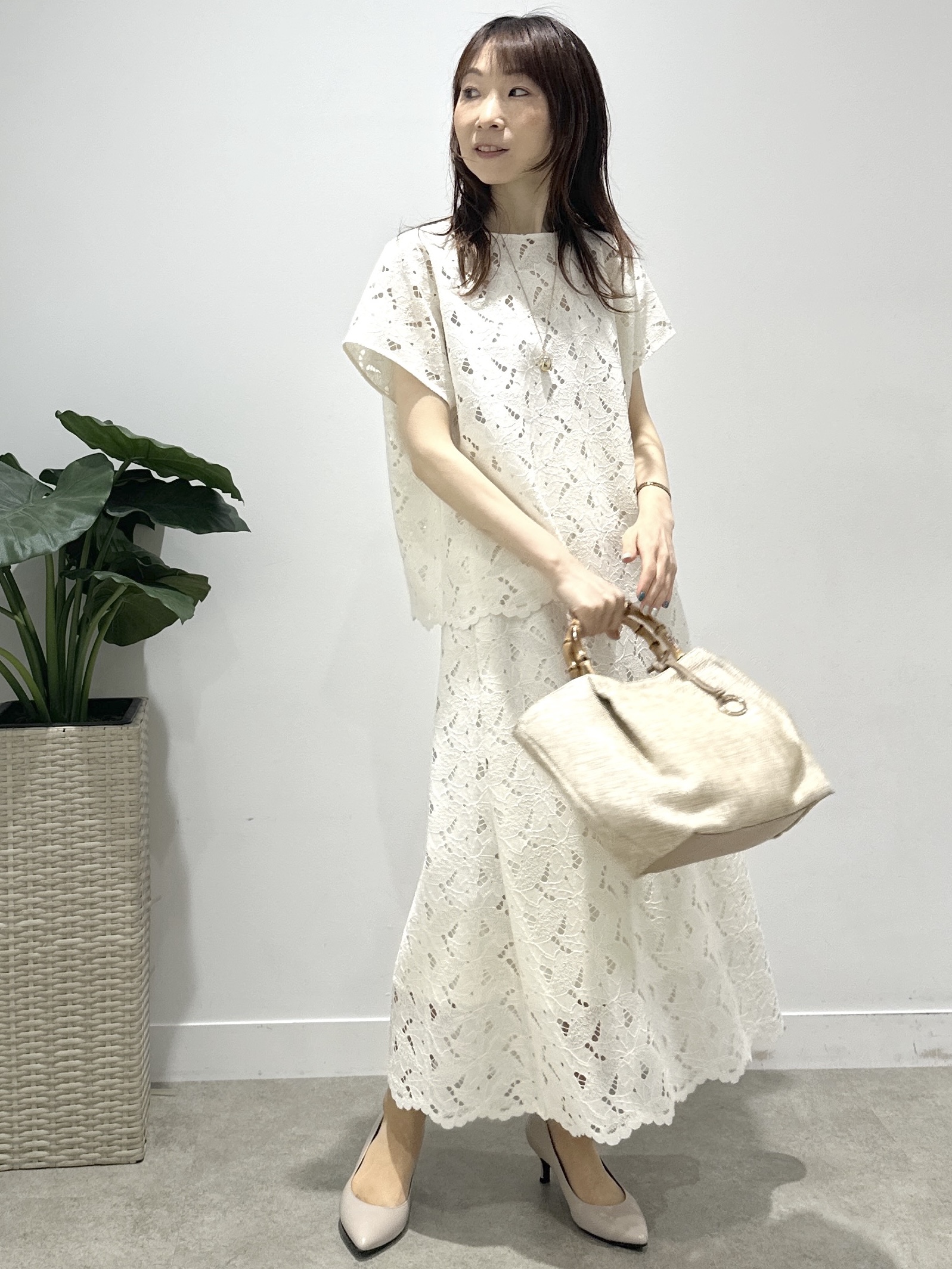 Miwaさんの「UNTITLED｜【セットアップ可/品のある透け感】リーフレースブラウス」を使ったコーディネート
