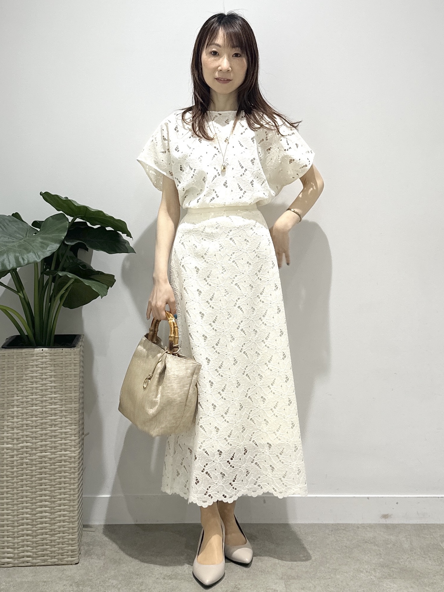 Miwaさんの「UNTITLED｜【セットアップ可/品のある透け感】リーフレースブラウス」を使ったコーディネート