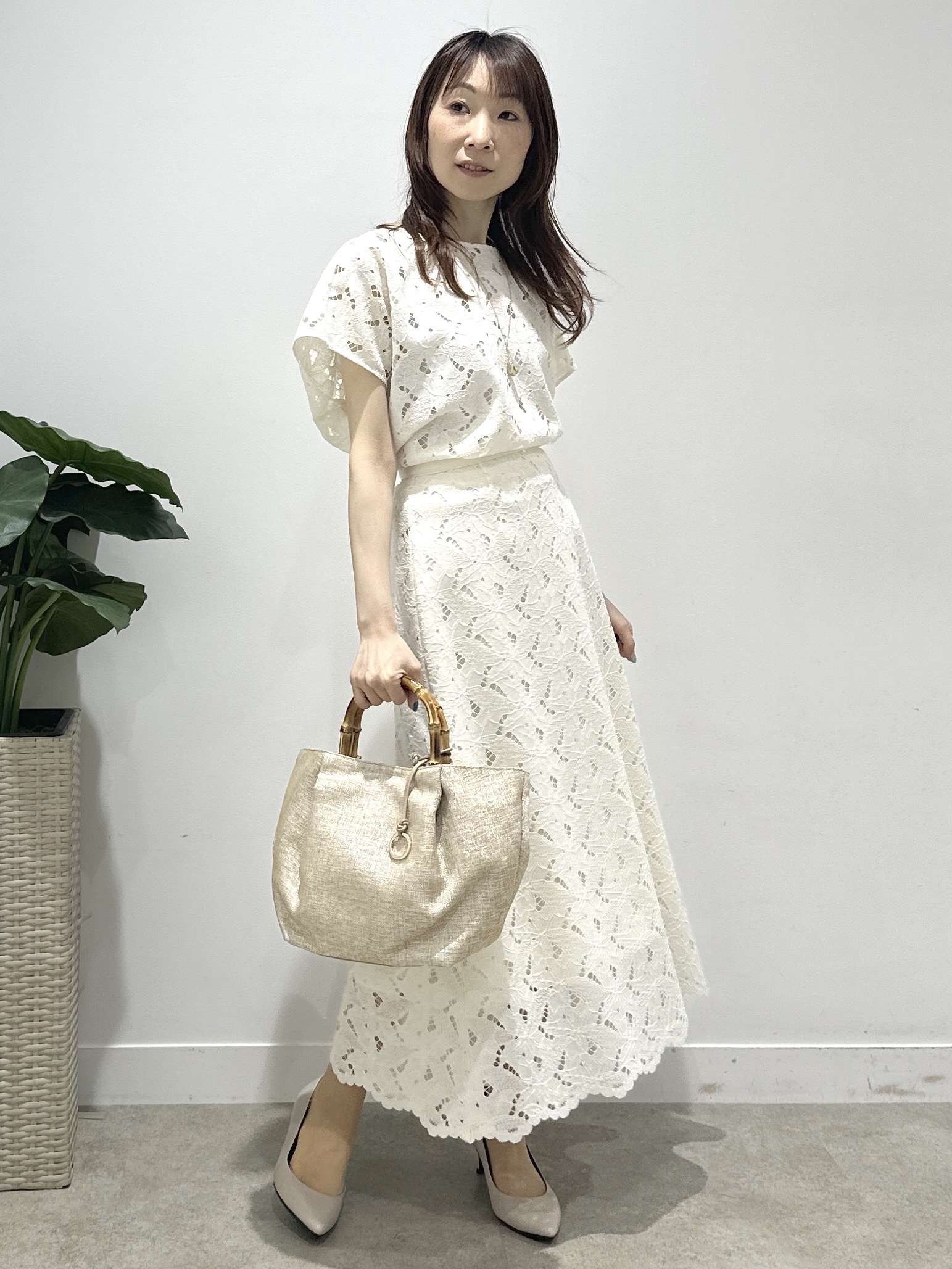 Miwaさんの「UNTITLED｜【セットアップ可/品のある透け感】リーフレースブラウス」を使ったコーディネート