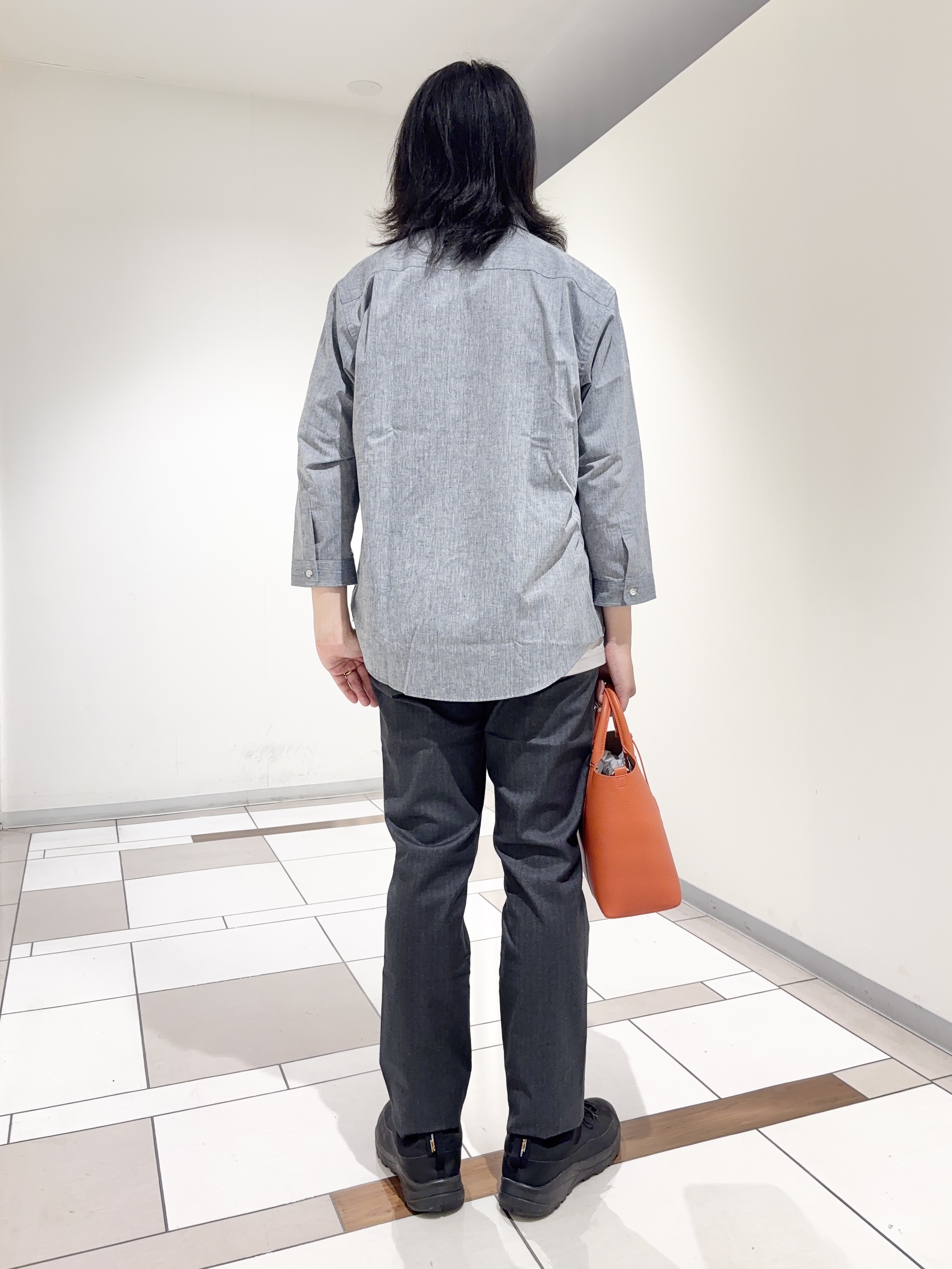 及川さんの「TAKEO KIKUCHI｜【接触冷感】ハイブリッド リネン 七分袖シャツ」を使ったコーディネート