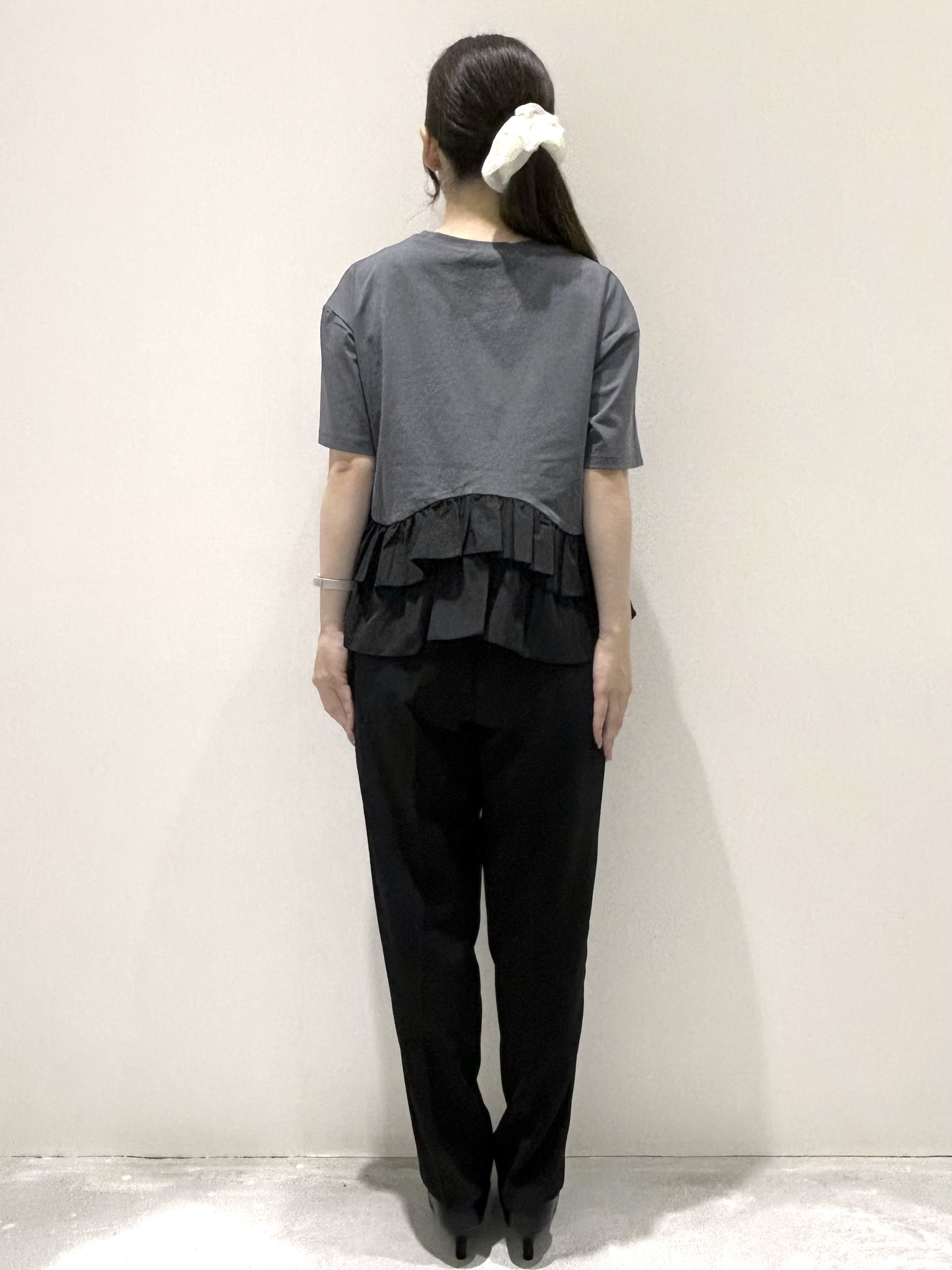 えぬさんの「OPAQUE.CLIP｜裾フリルドッキングTシャツ【洗濯機OK】」を使ったコーディネート