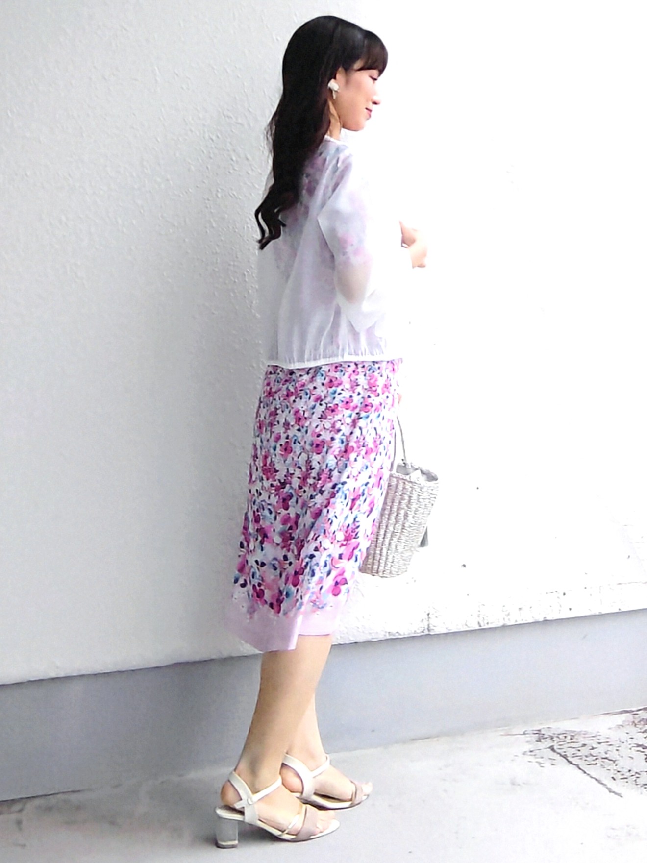 keinaさんの「SunaUna｜小花柄ワンピース」を使ったコーディネート