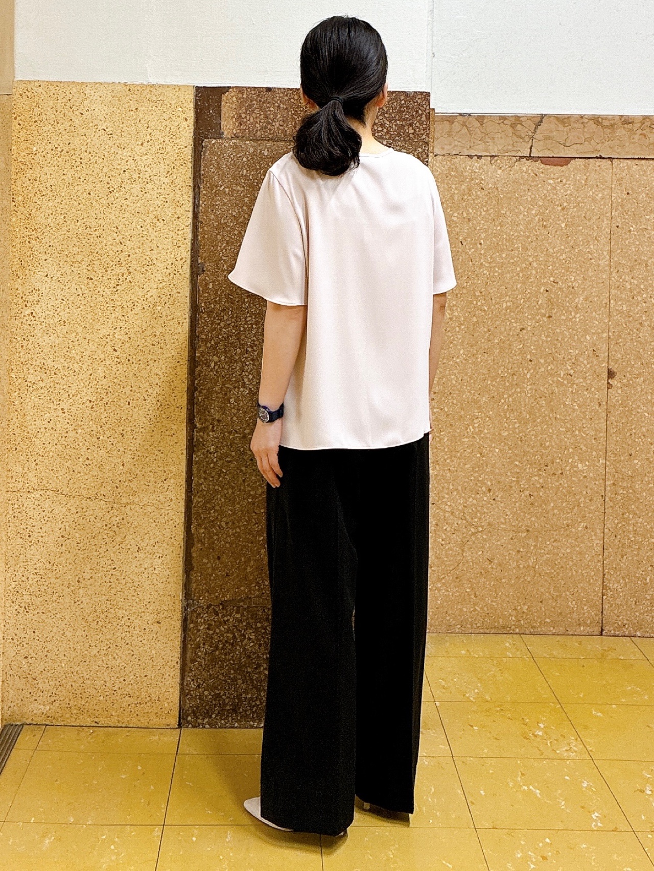 hattoriさんの「INDIVI｜【洗える/スーツインナー】ジョーゼットミニマルブラウス」を使ったコーディネート