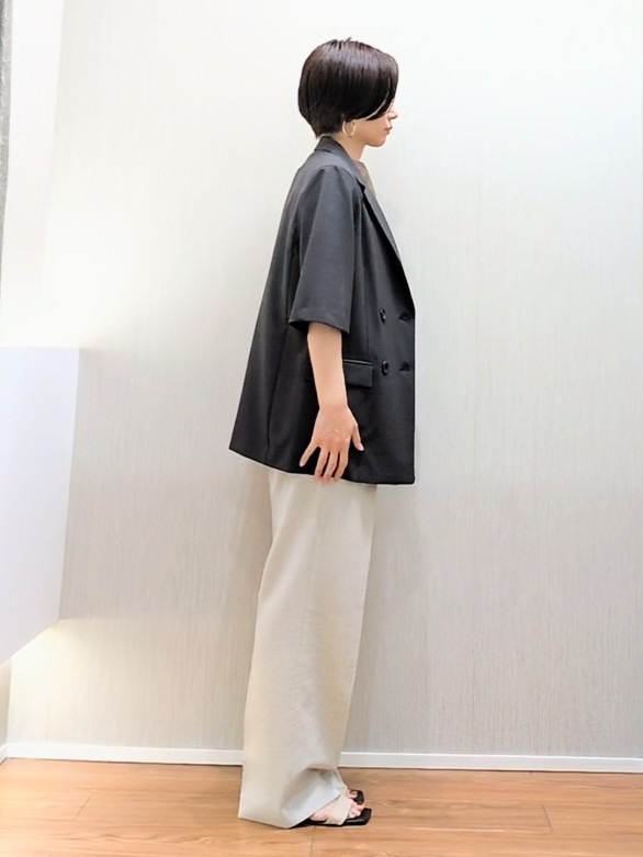 ミズタさんの「UNTITLED｜【シワになりにくい/セットアップ可/接触冷感】ハーフスリーブジャケット」を使ったコーディネート