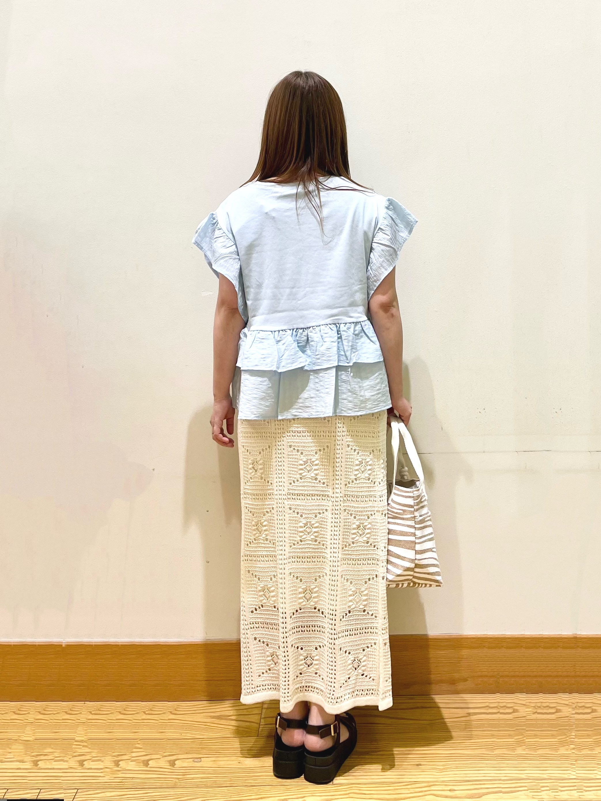 ゆっきーさんの「SHOO･LA･RUE｜【S-LL/洗濯機可】着るだけで決まる 主役級フリルトップス」を使ったコーディネート