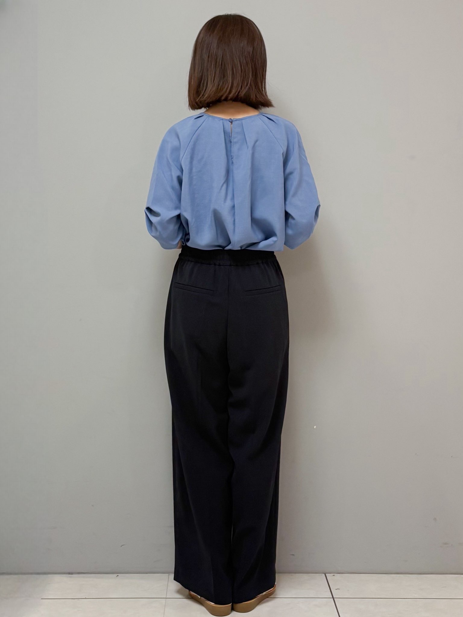 yさんの「OPAQUE.CLIP｜【接触冷感／吸水速乾】リネンライク タックスリーブブラウス《セットアップ対応／洗濯機OK》」を使ったコーディネート