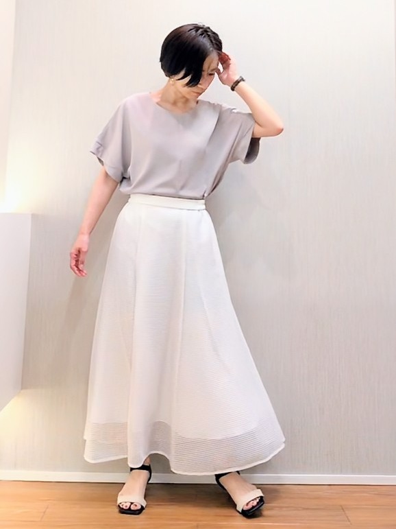 ミズタさんの「UNTITLED｜【セットアップ可/UVカット/前後2WAY】リラクシーフレンチスリーブブラウス」を使ったコーディネート