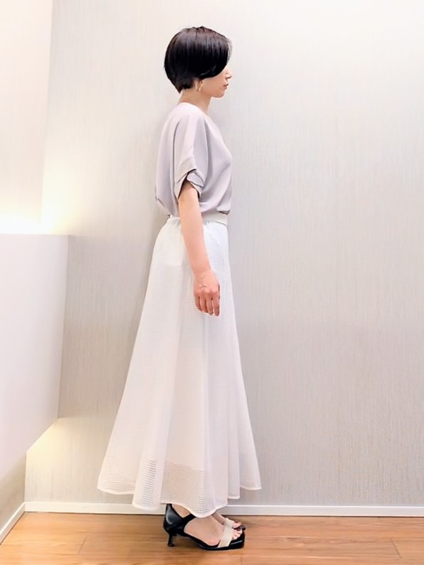 ミズタさんの「UNTITLED｜【セットアップ可/UVカット/前後2WAY】リラクシーフレンチスリーブブラウス」を使ったコーディネート