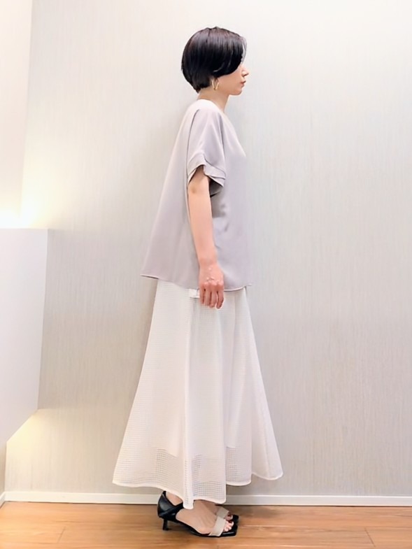 ミズタさんの「UNTITLED｜【セットアップ可/UVカット/前後2WAY】リラクシーフレンチスリーブブラウス」を使ったコーディネート
