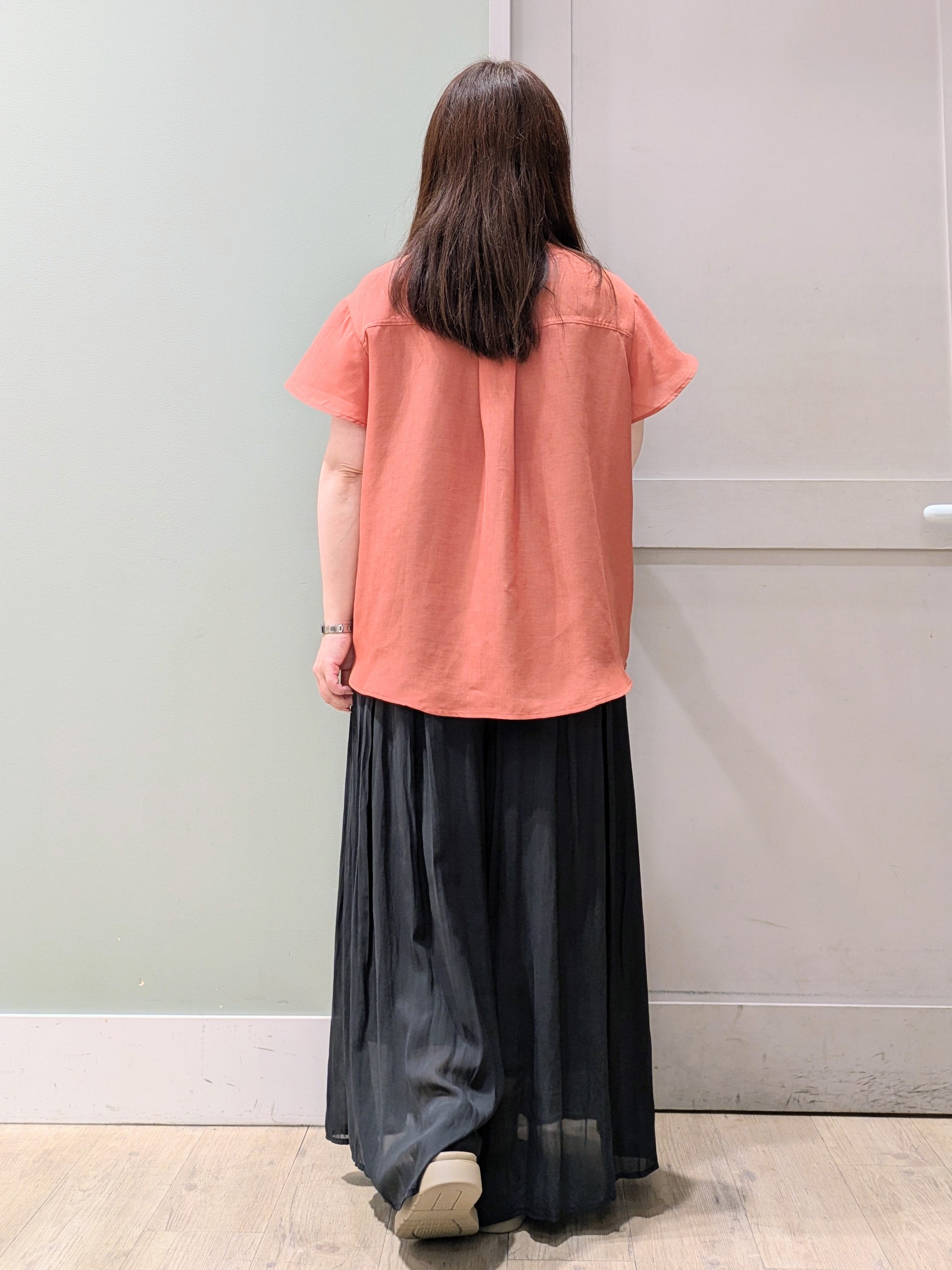 チグ♪さんの「grove｜【洗濯機OK/SETUP可】シワになりにくい、フレアスリーブブラウス」を使ったコーディネート