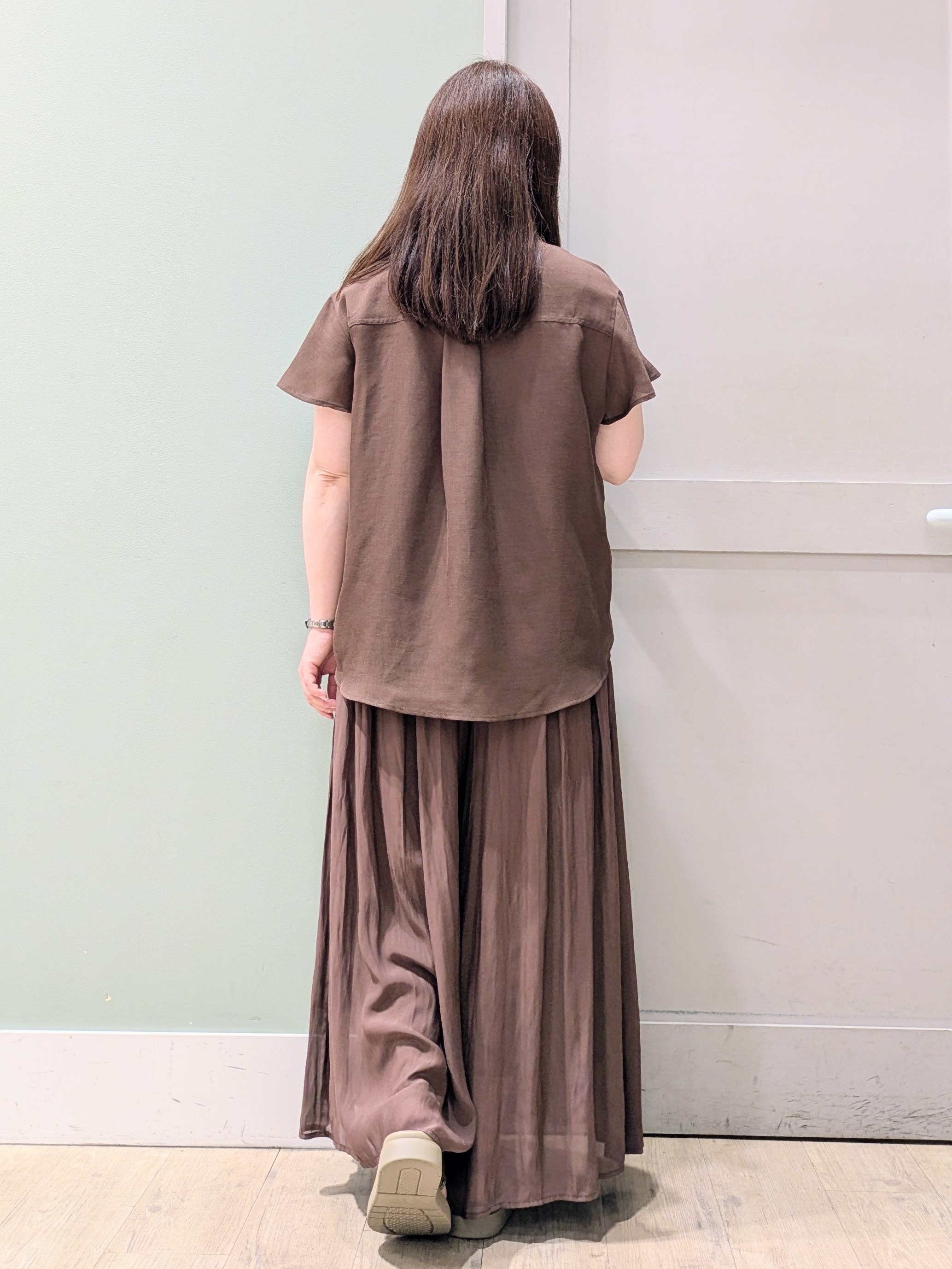 チグ♪さんの「grove｜【洗濯機OK/SETUP可】シワになりにくい、フレアスリーブブラウス」を使ったコーディネート