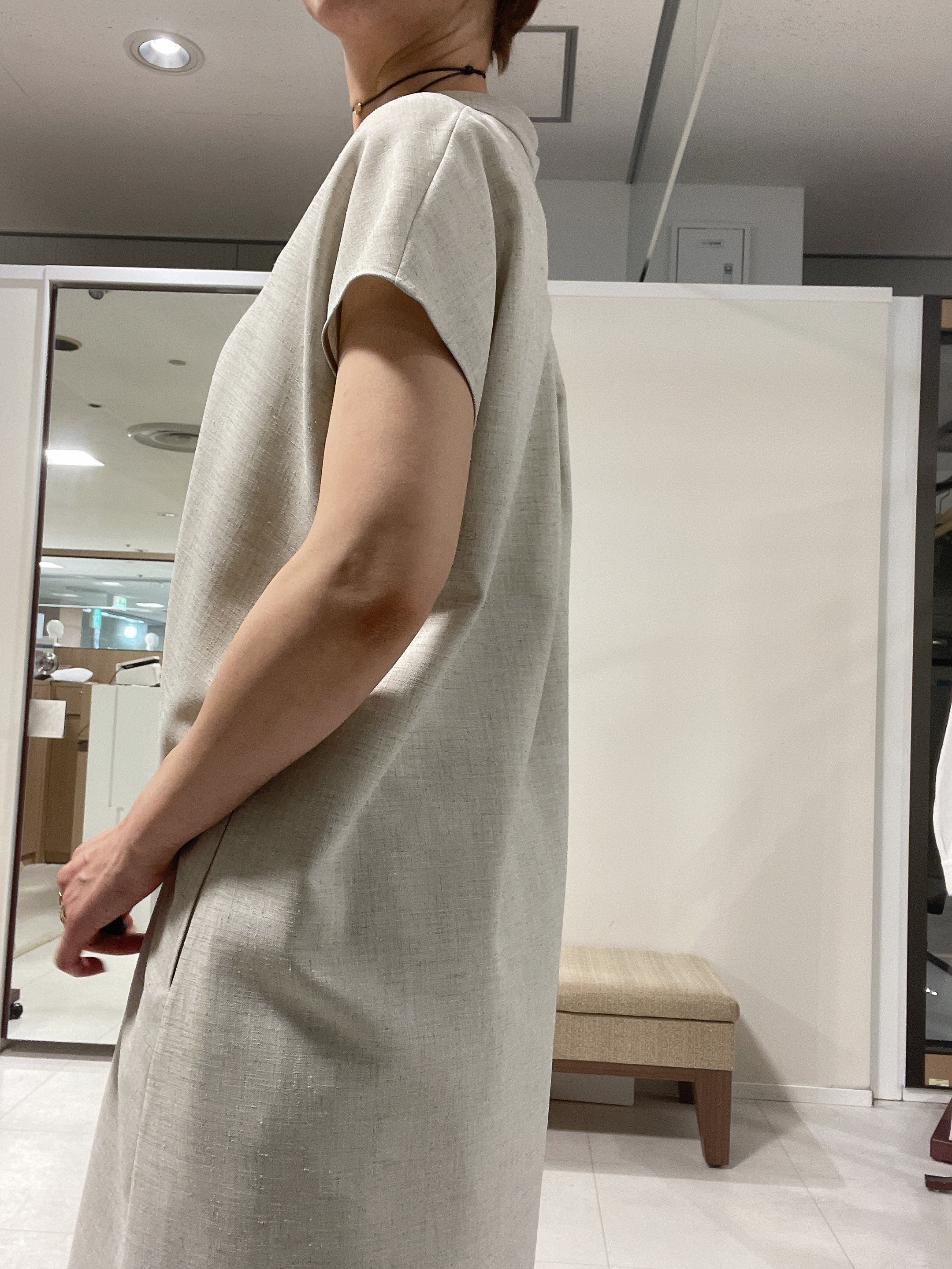 IWAMOさんの「UNTITLED｜【UV/接触冷感/遮熱/通気性】スラブバンドカラーワンピース」を使ったコーディネート