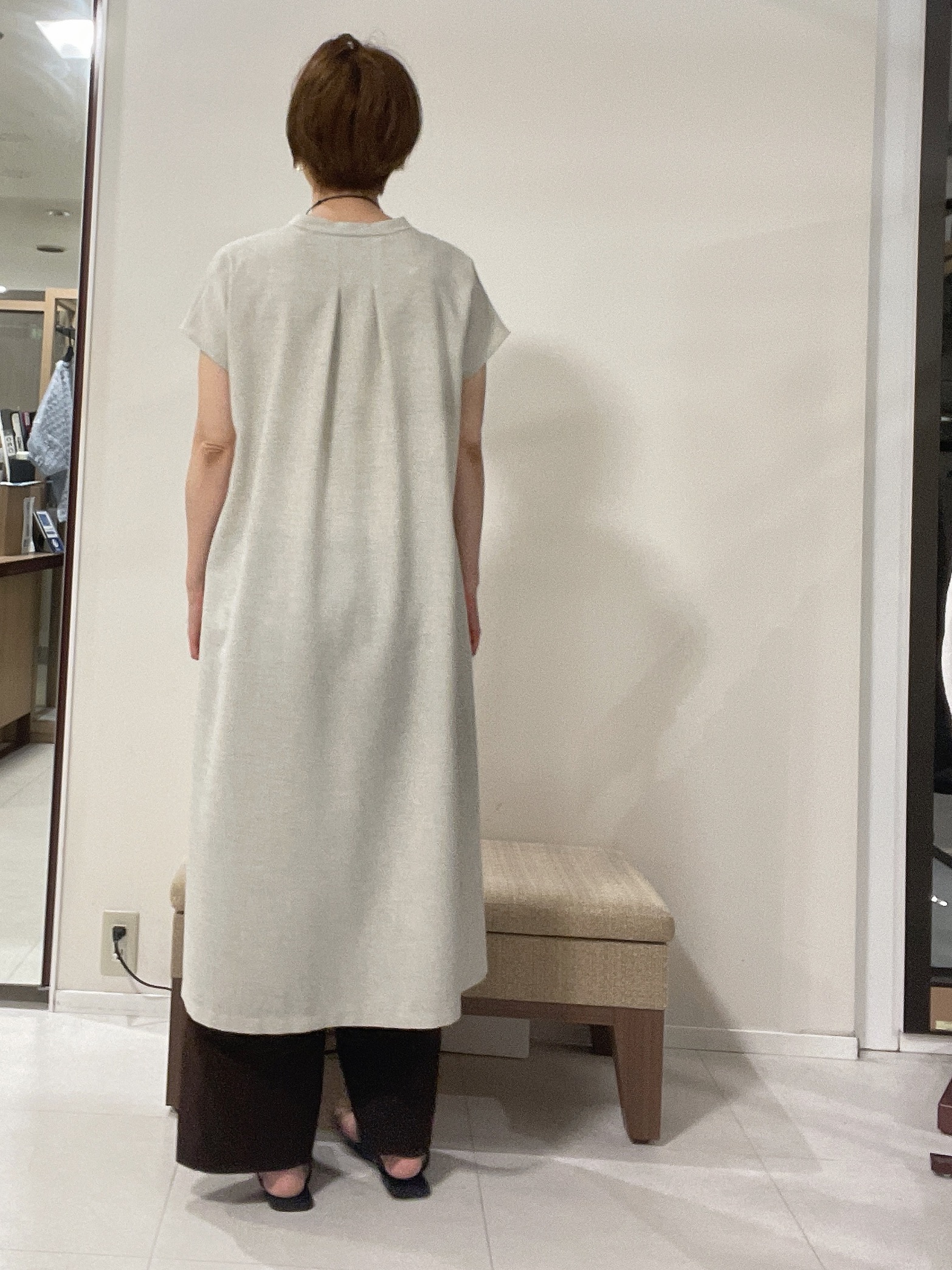IWAMOさんの「UNTITLED｜【UV/接触冷感/遮熱/通気性】スラブバンドカラーワンピース」を使ったコーディネート