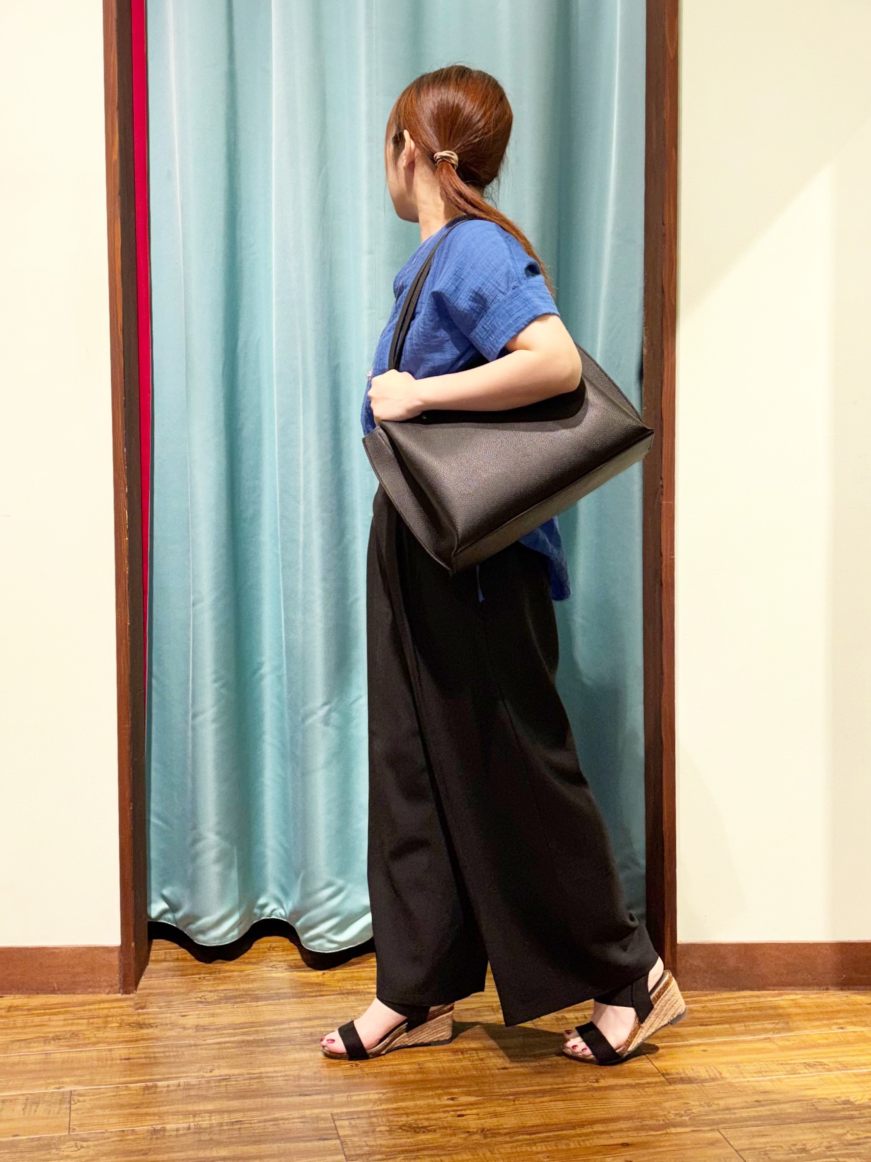 tukiさんの「SHOO･LA･RUE｜【高レビュー/体型カバー】インせず着られる スキッパー裾リボンブラウス」を使ったコーディネート
